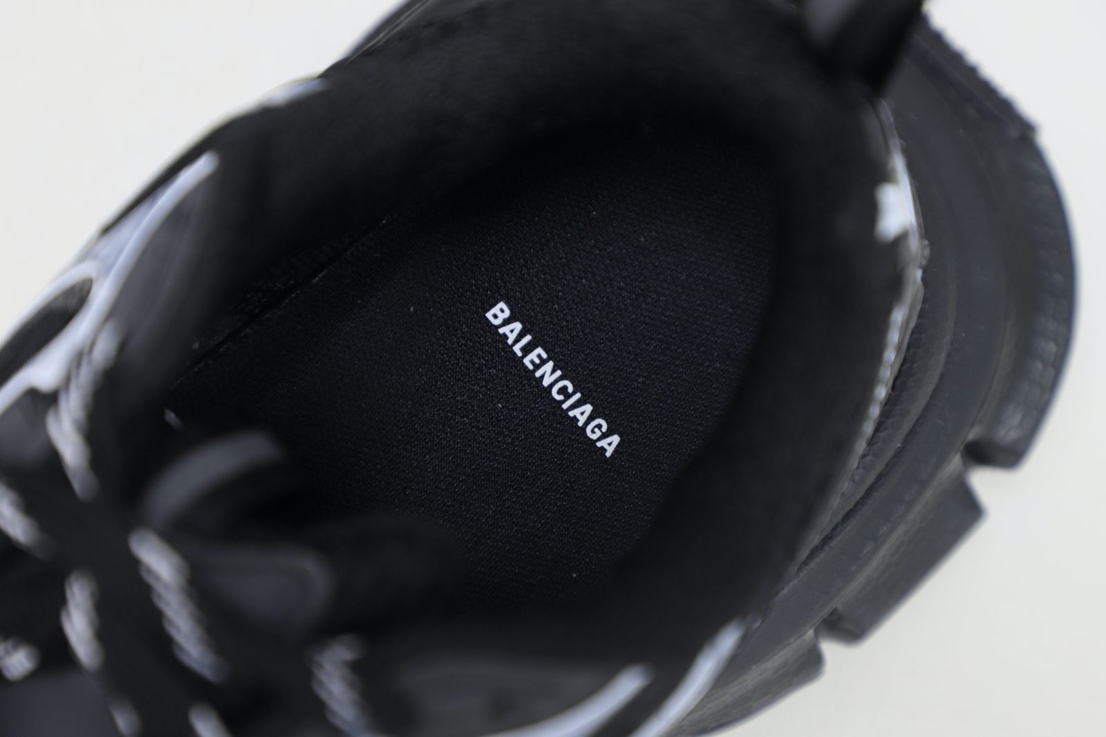 Balenciaga all sizes still in stock! Please contact customer service on iMessage/WhatsApp to purchase!  BLGA  3XL