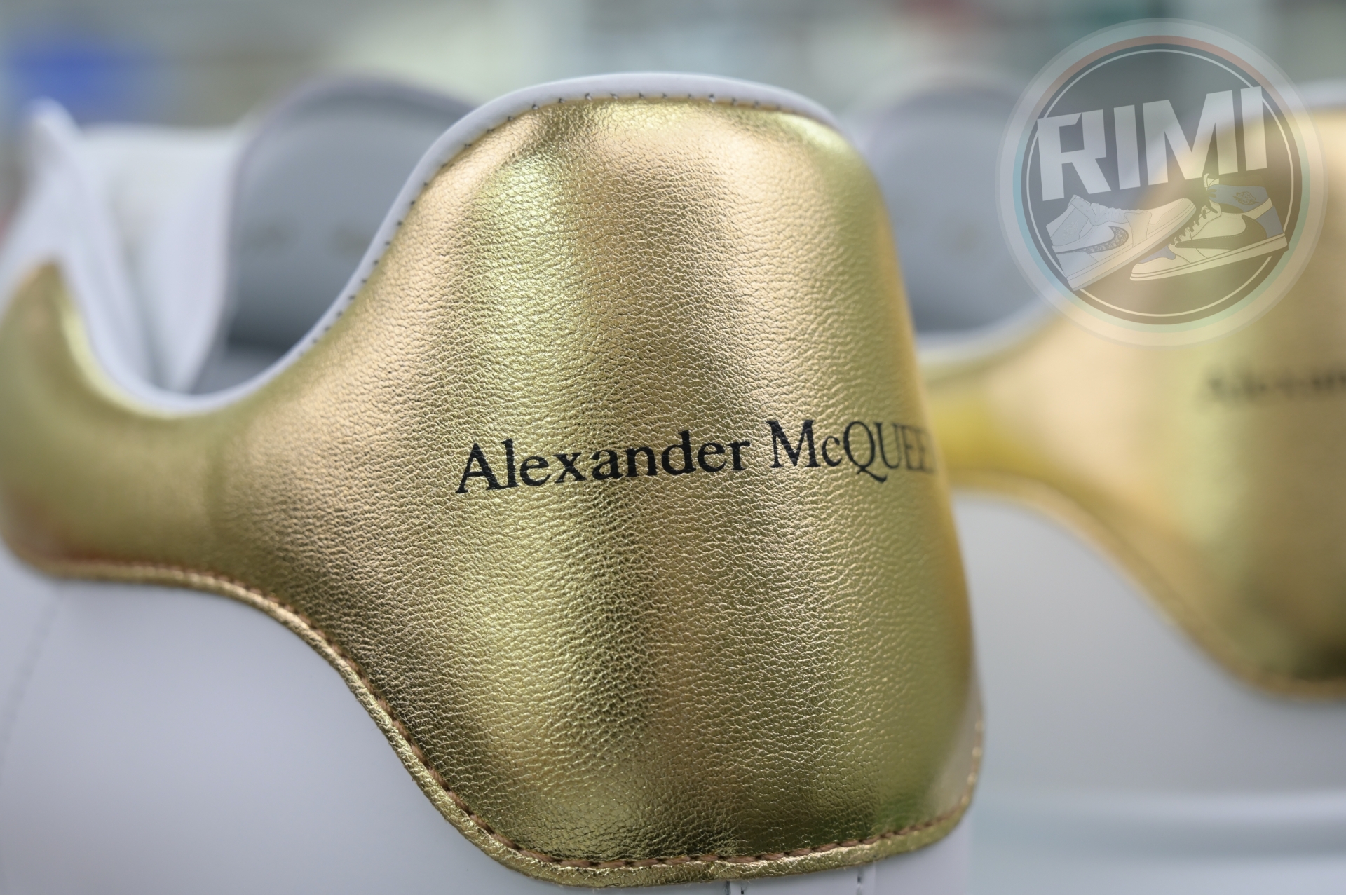 ALXNDER MC MCQUE*N