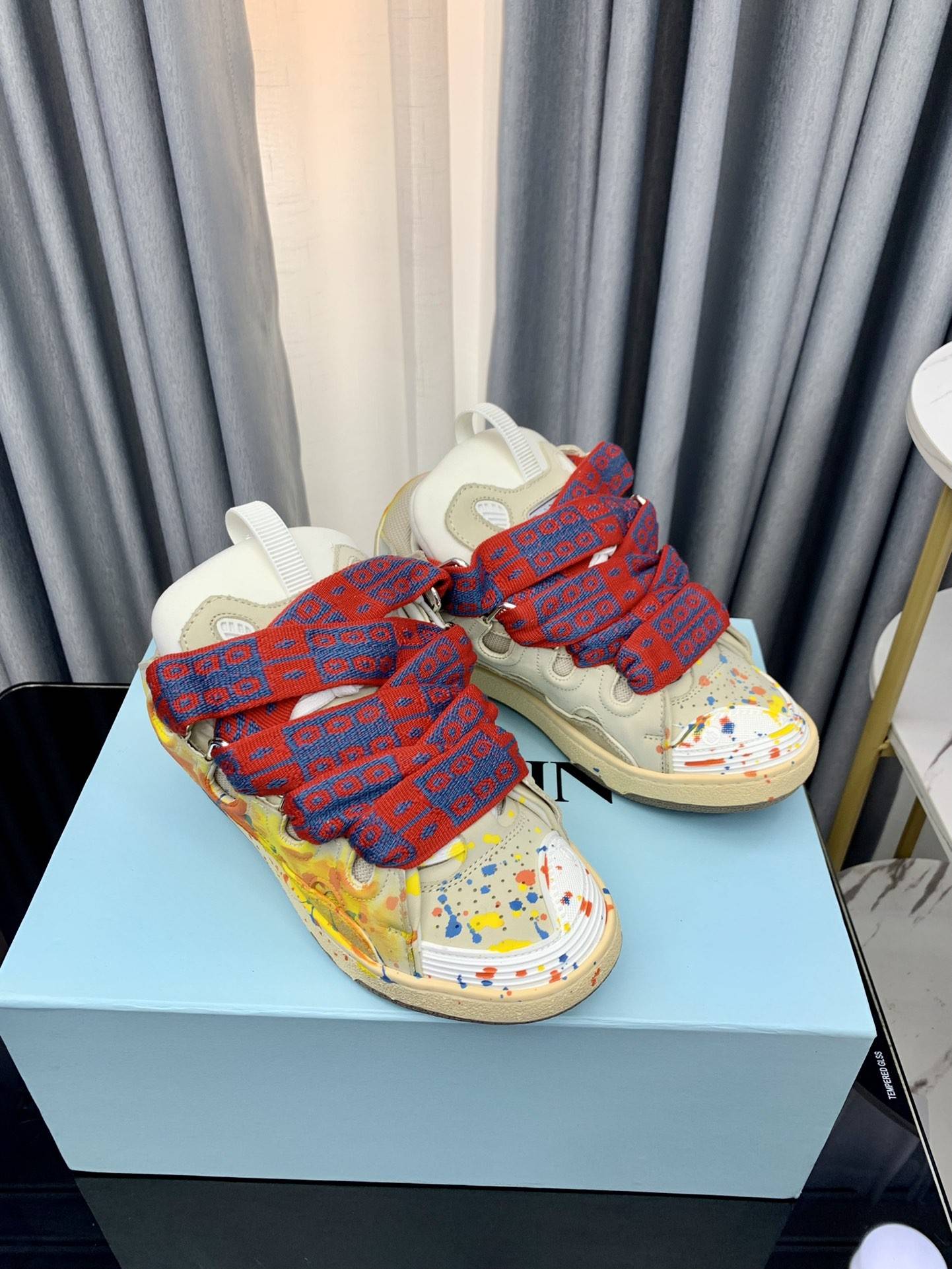 LA*N Sneaker