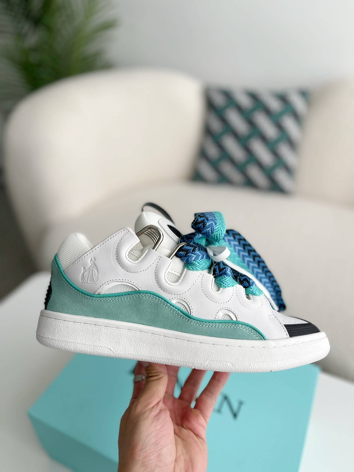 LA*N Sneaker
