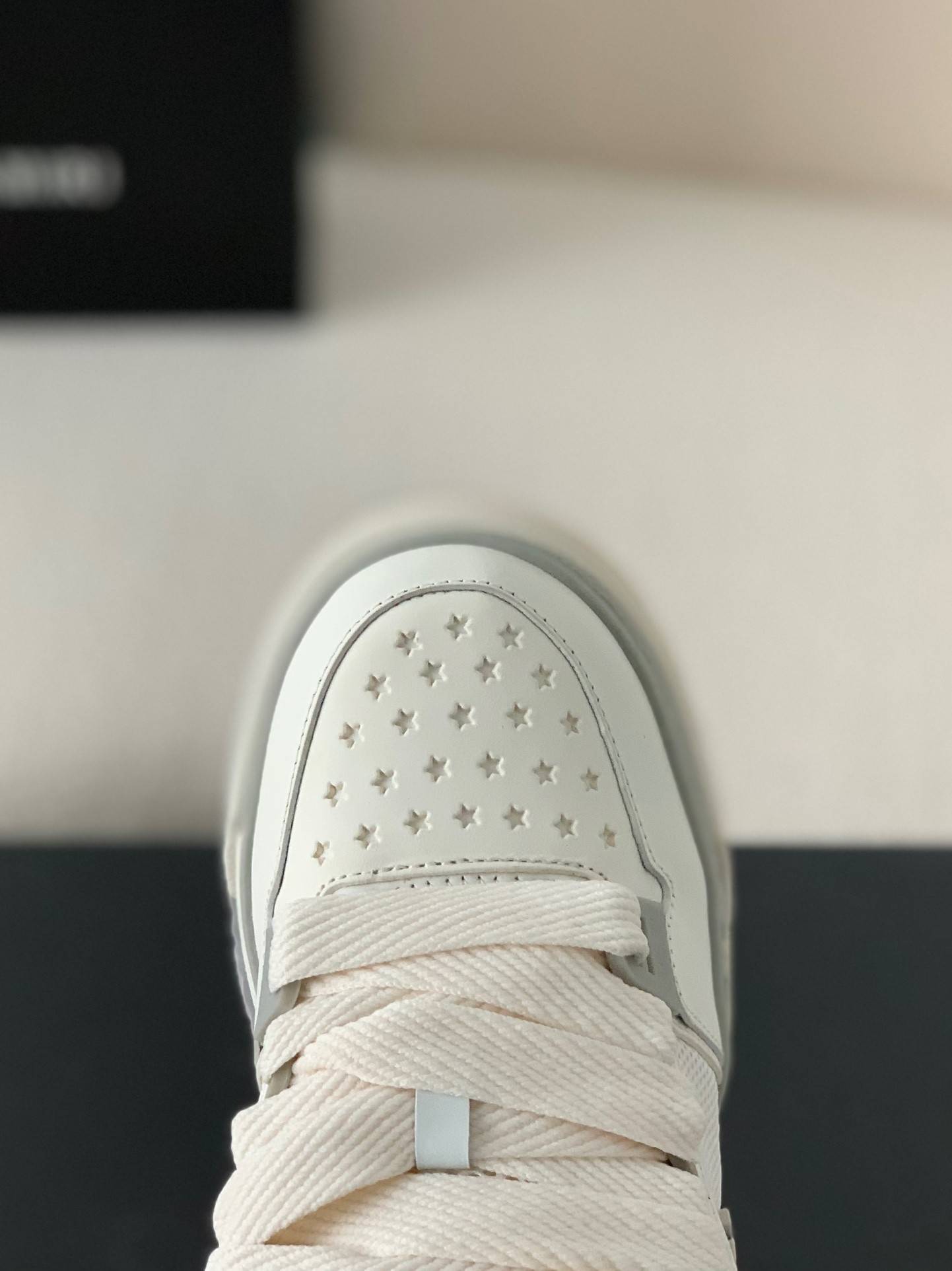 A*RI Sneakers