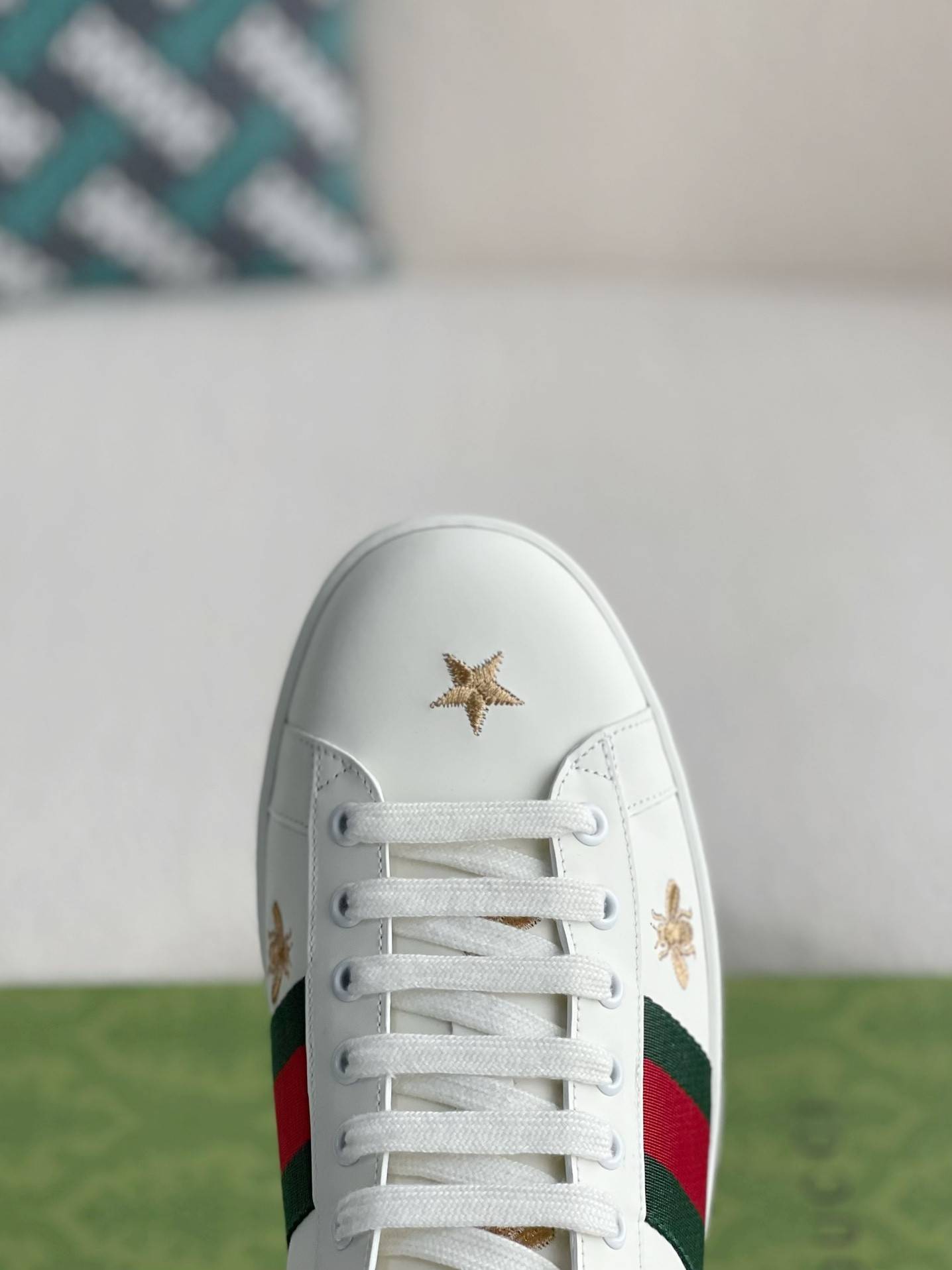 GU*ISneakers