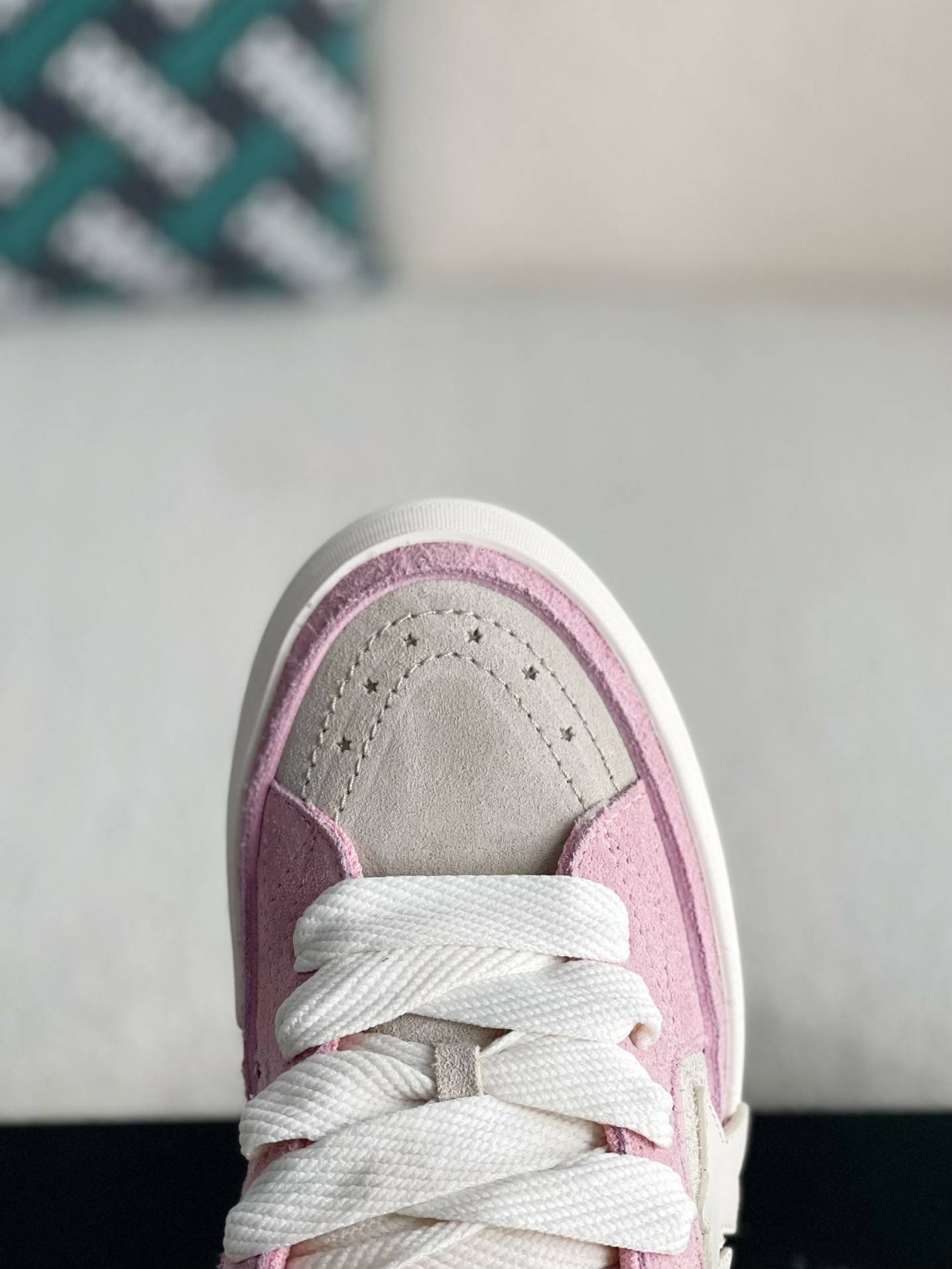 A*RI Sneakers