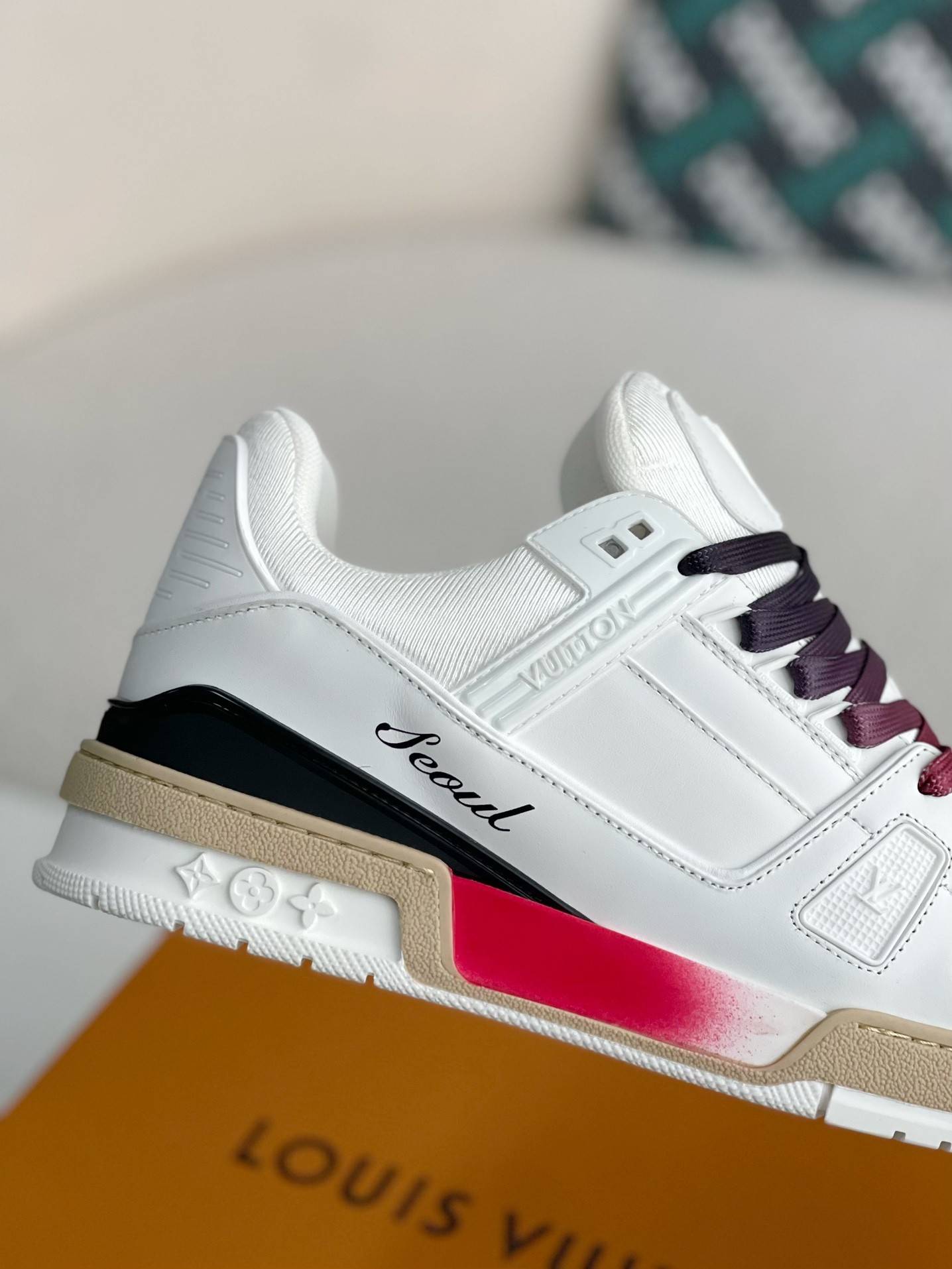 L*V TRAINER SNEAKERS