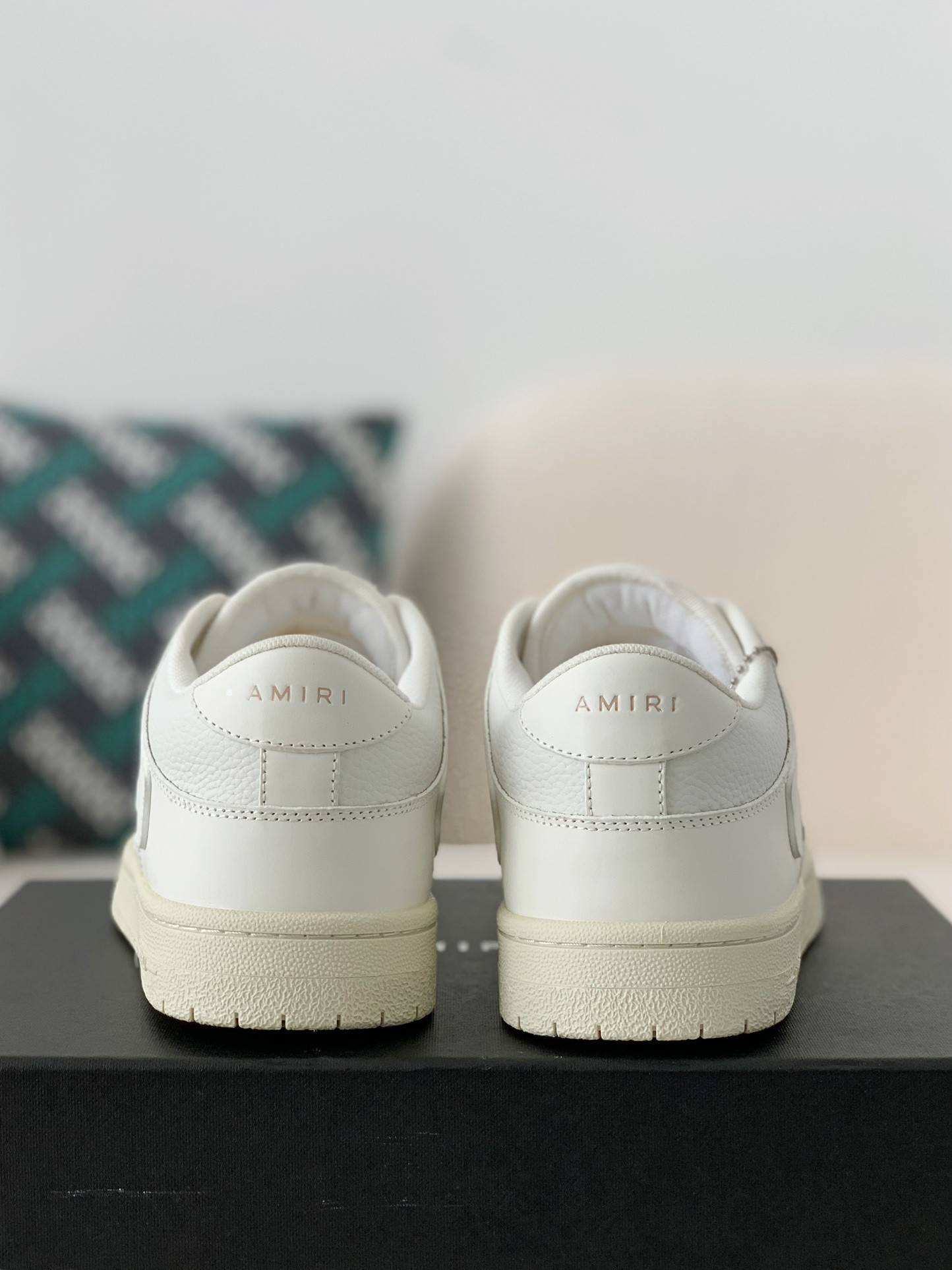 A*RI Bone Sneakers