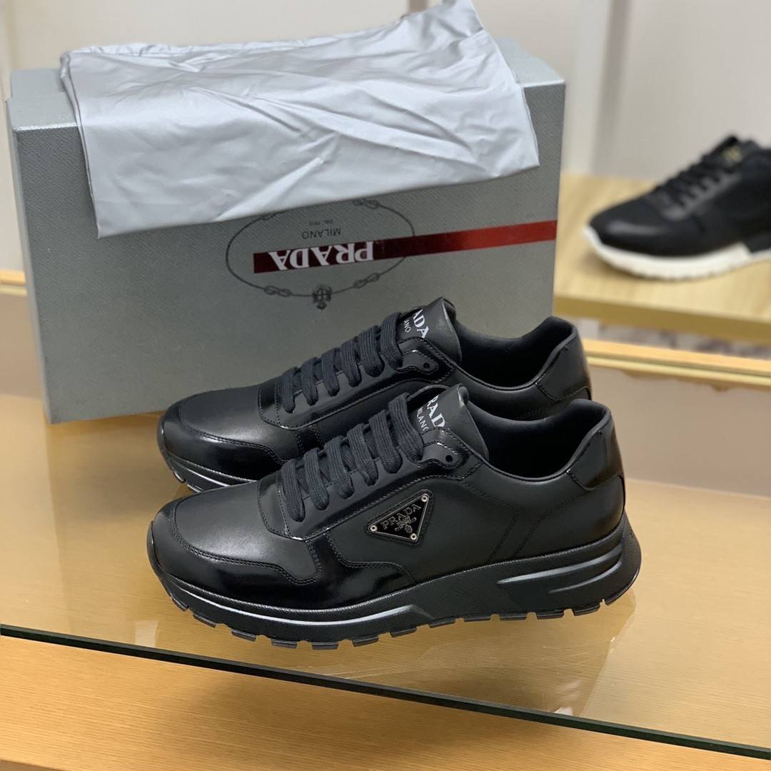 P*DA Sneakers