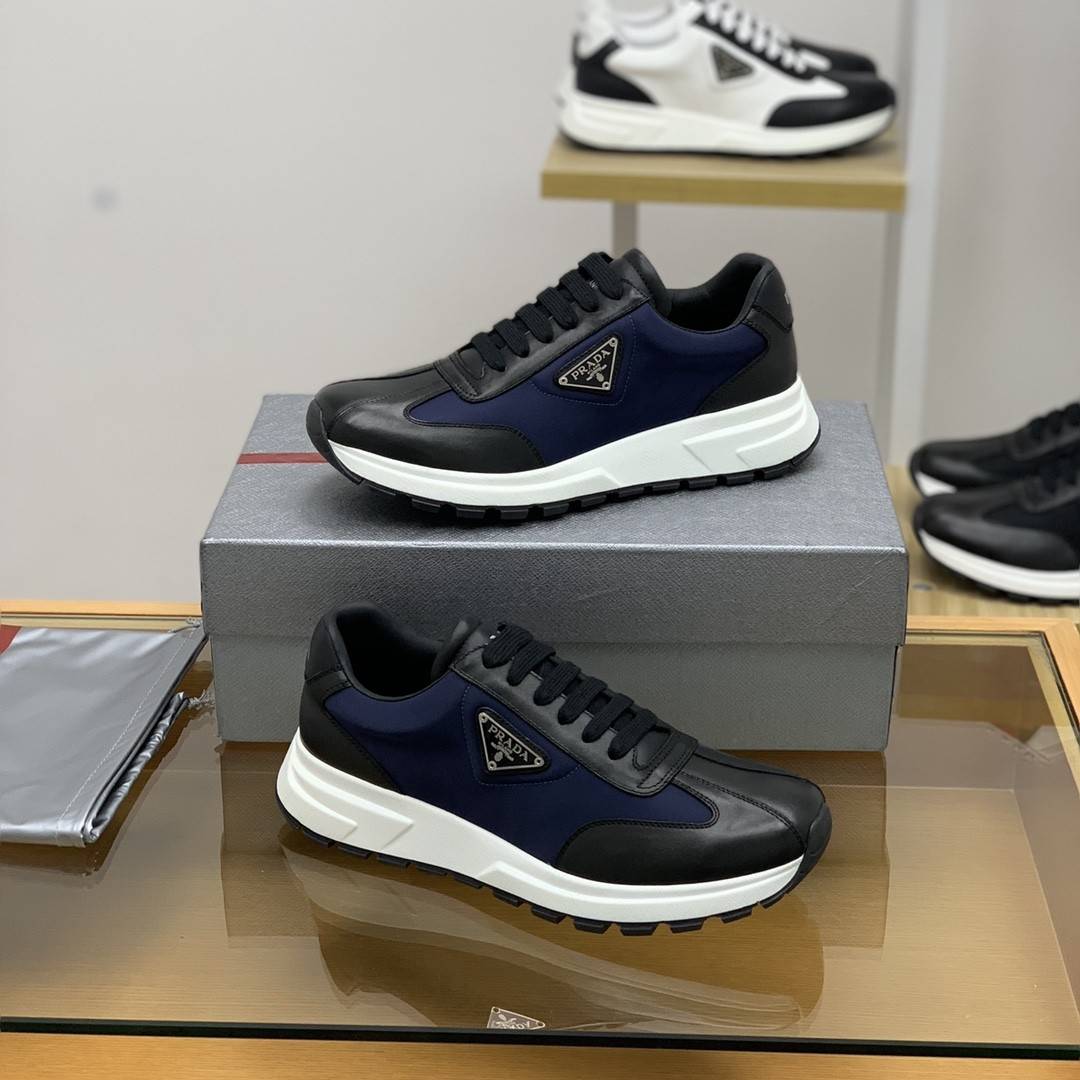 P*DA Sneakers