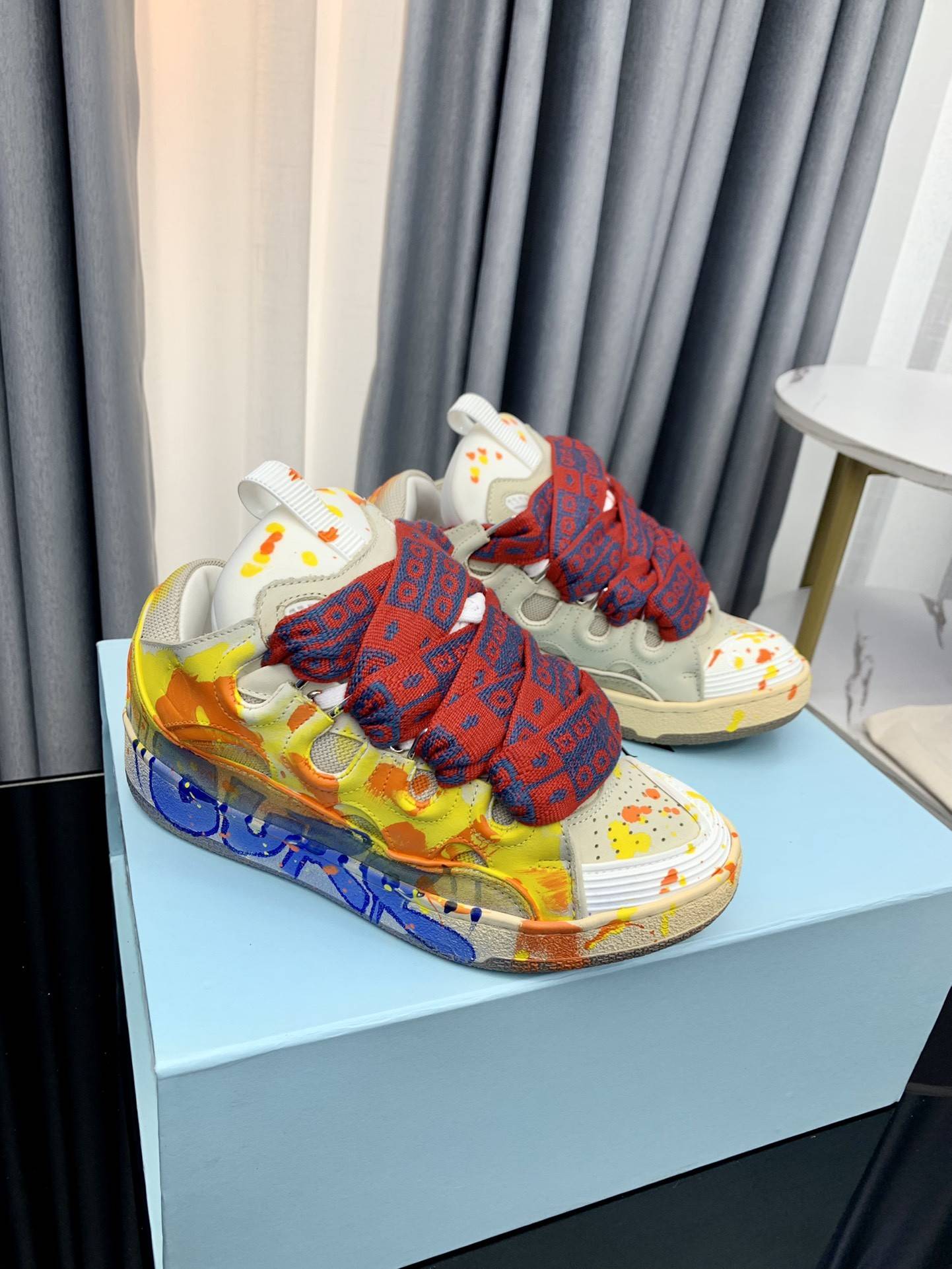 LA*N Sneaker