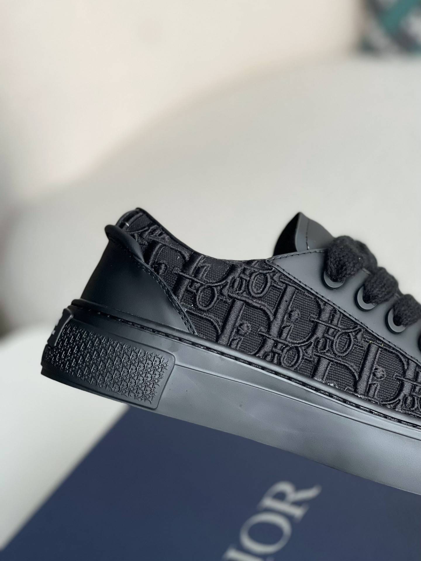 D*OR  Sneaker