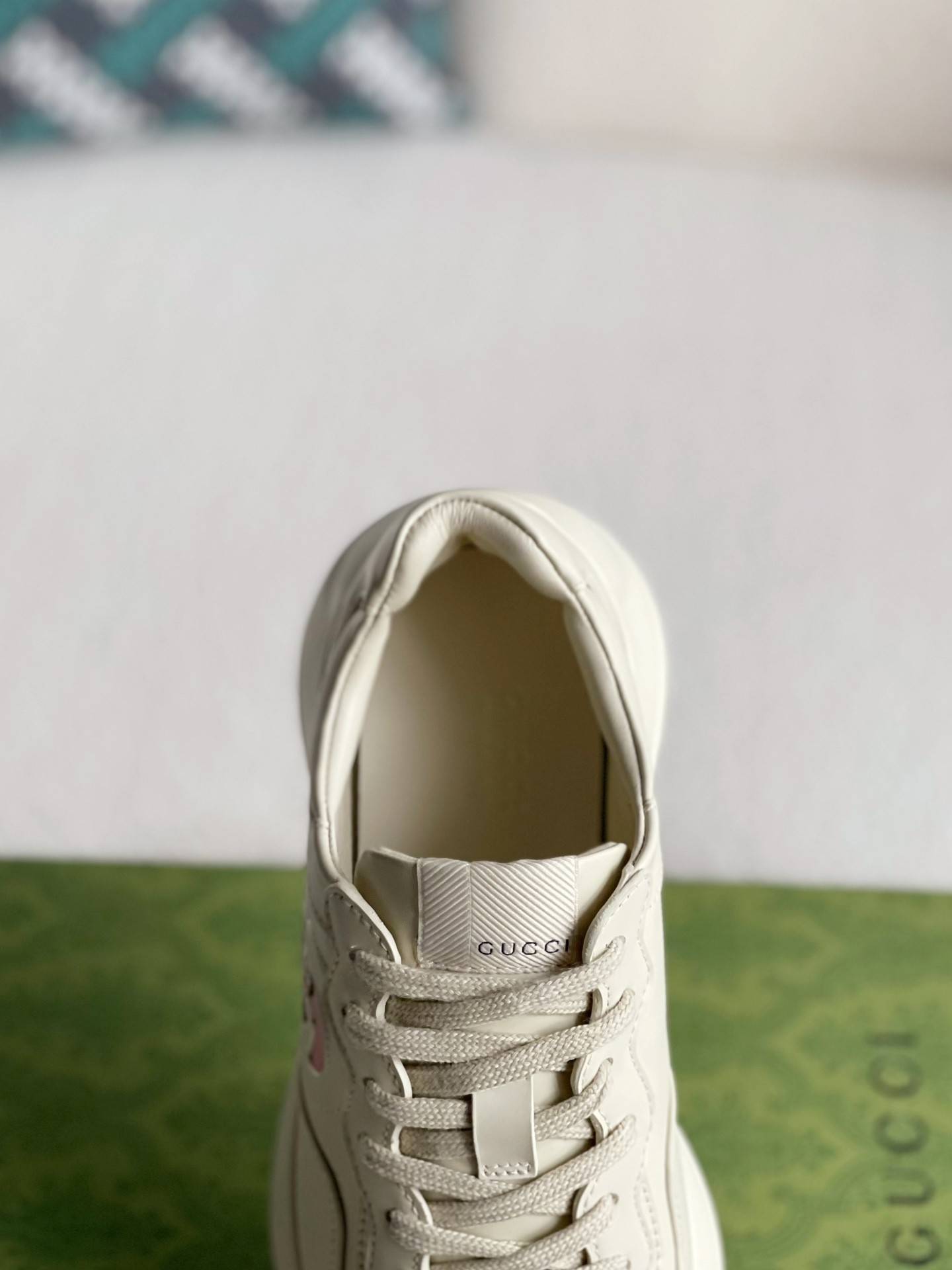GU*IRetro Clunky Sneaker