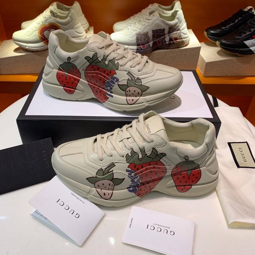 GU*IRetro Clunky Sneaker