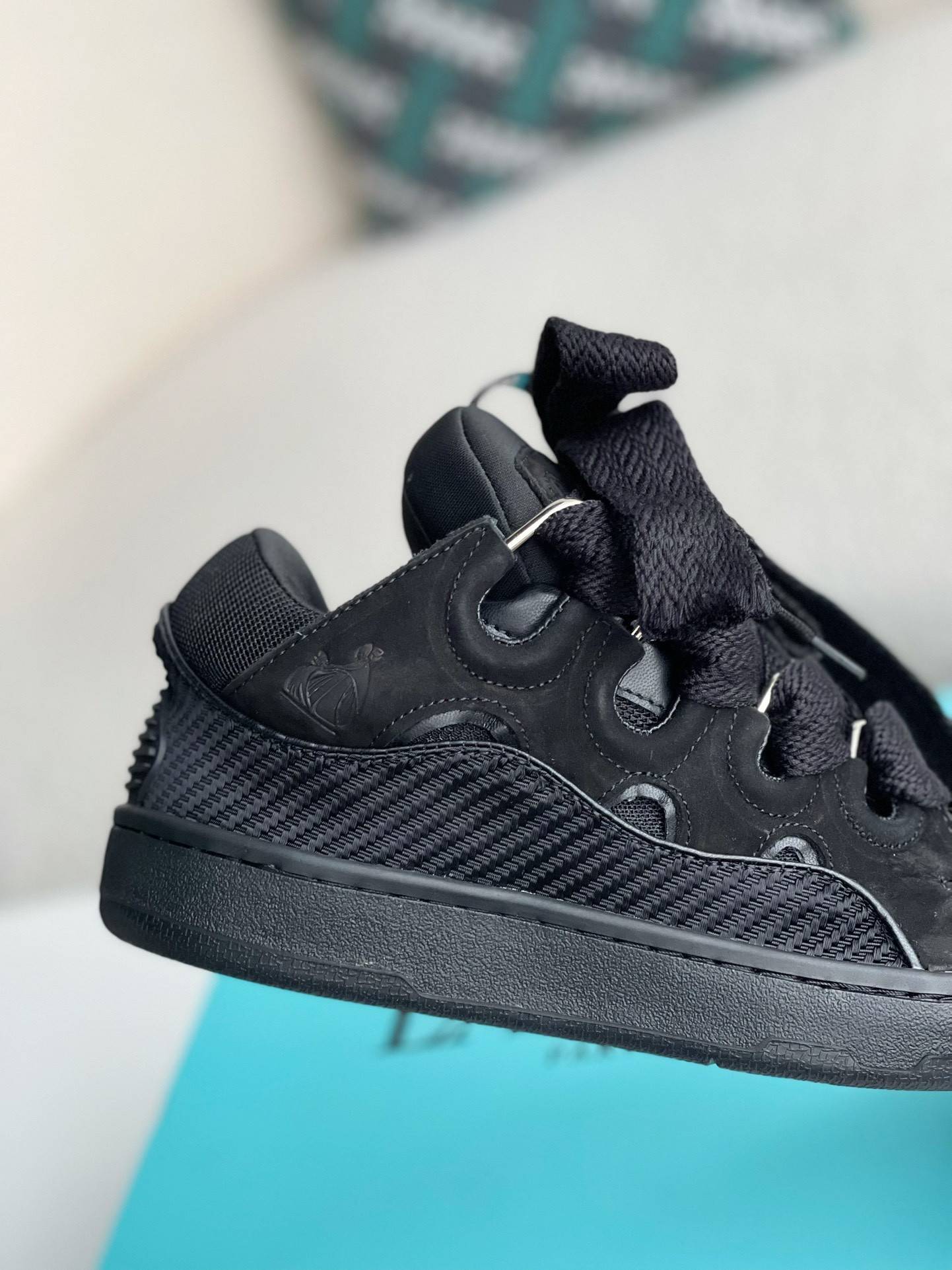 LA*N Sneaker