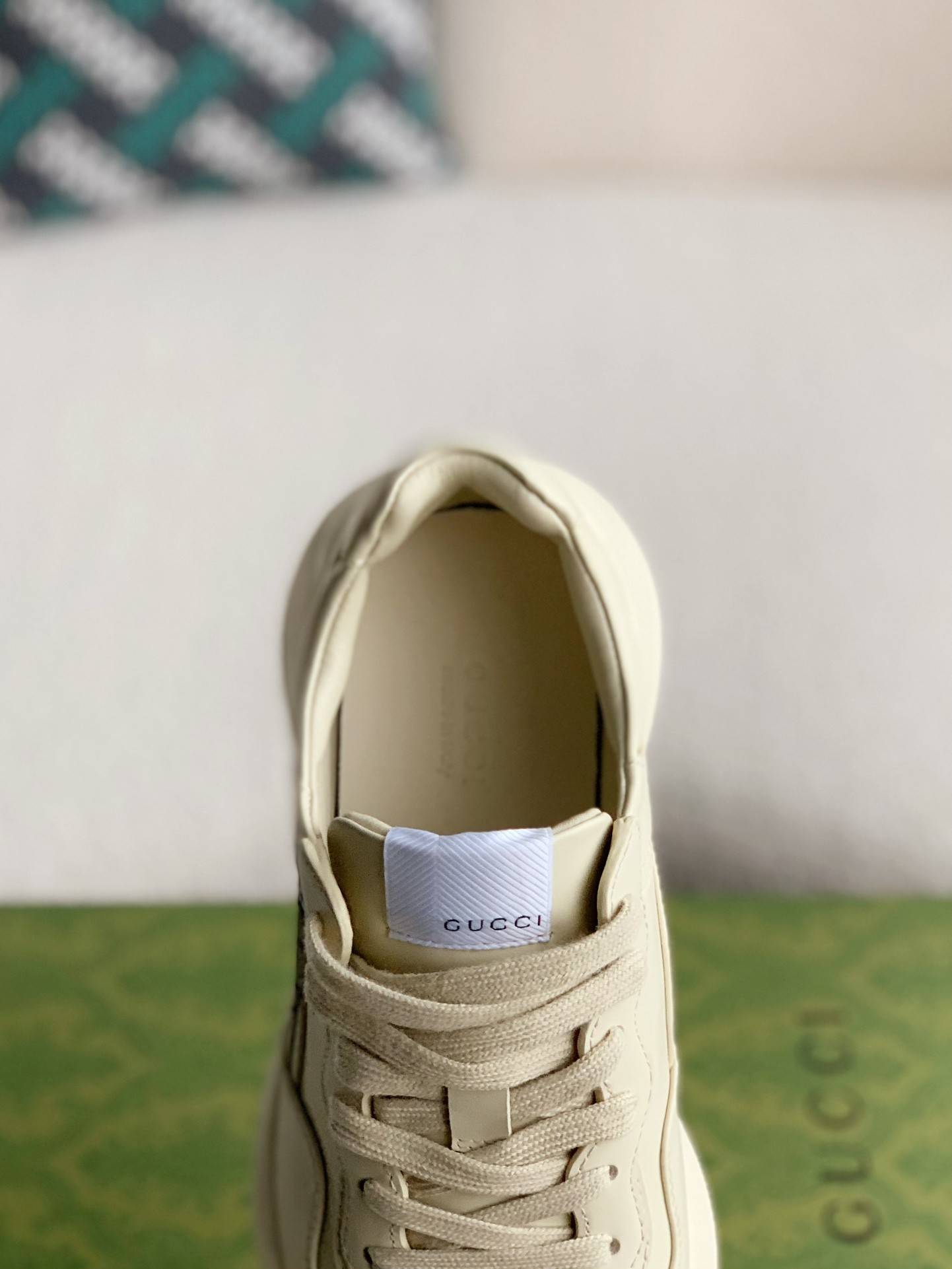 GU*IRetro Clunky Sneaker