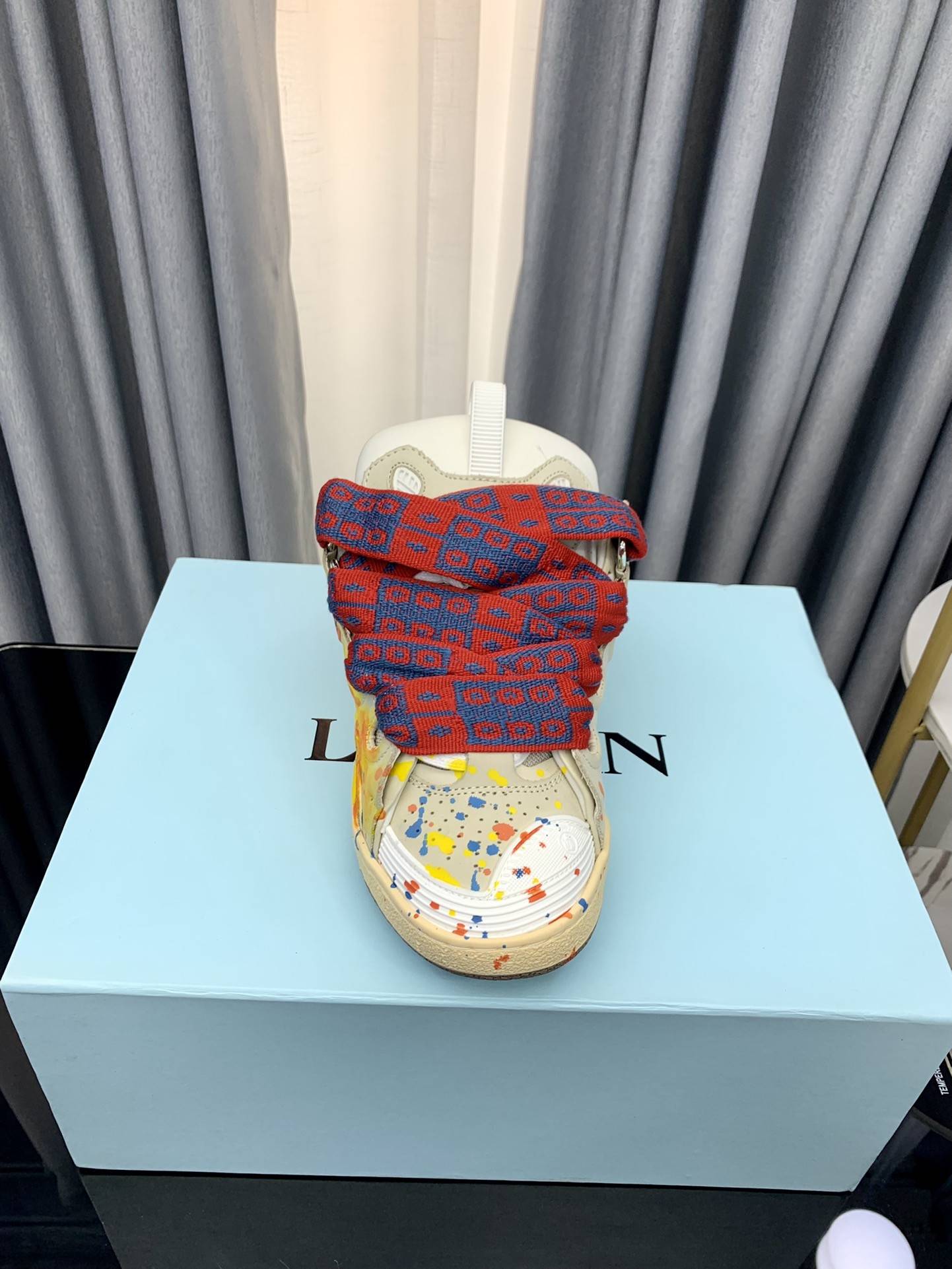 LA*N Sneaker