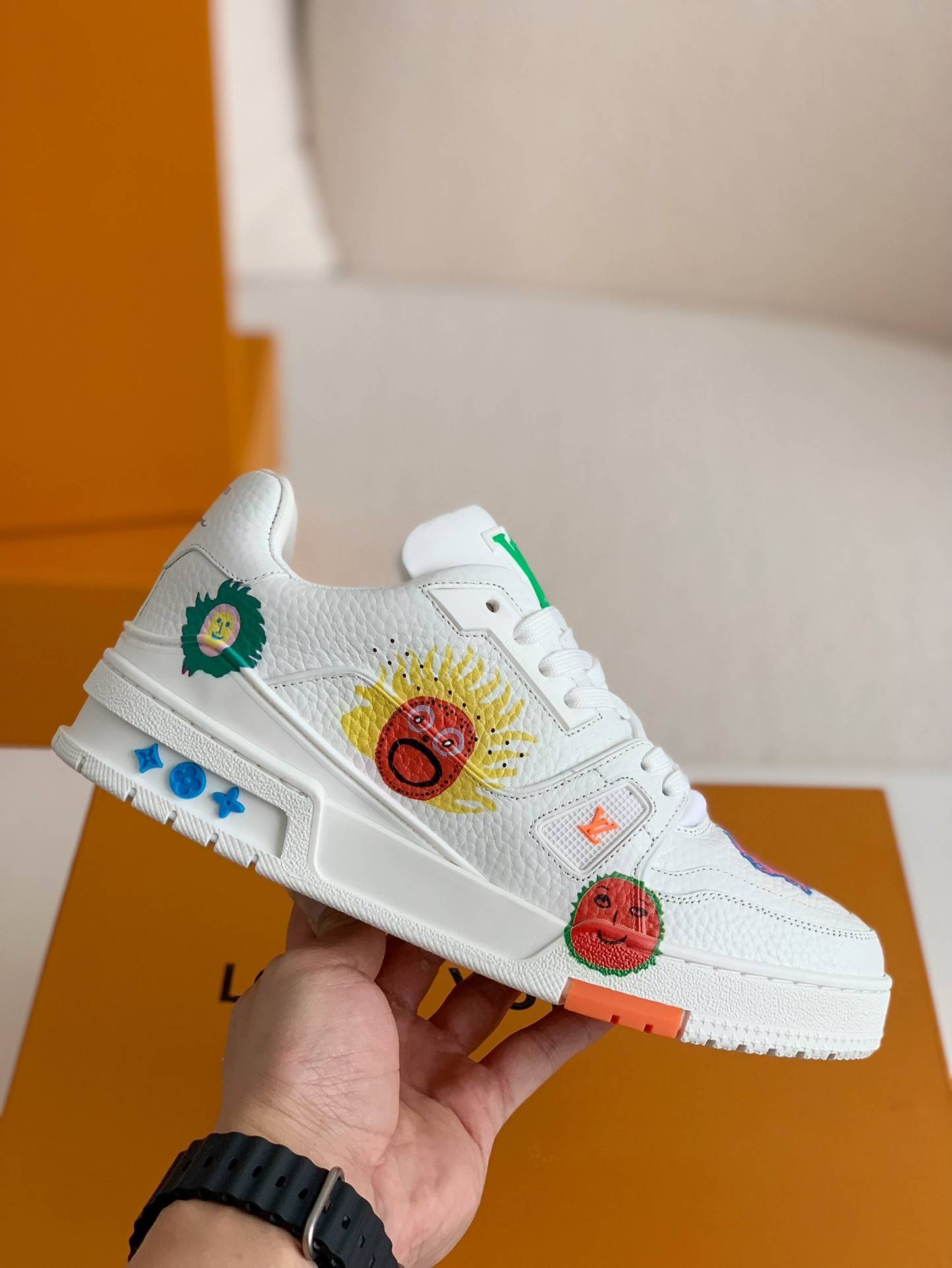 L*V TRAINER Sneakers