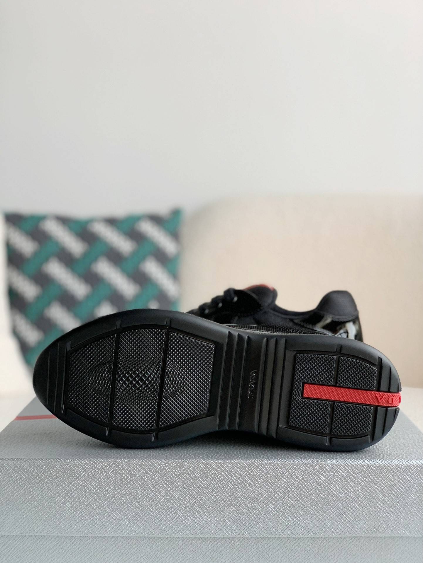P*DA Sneakers