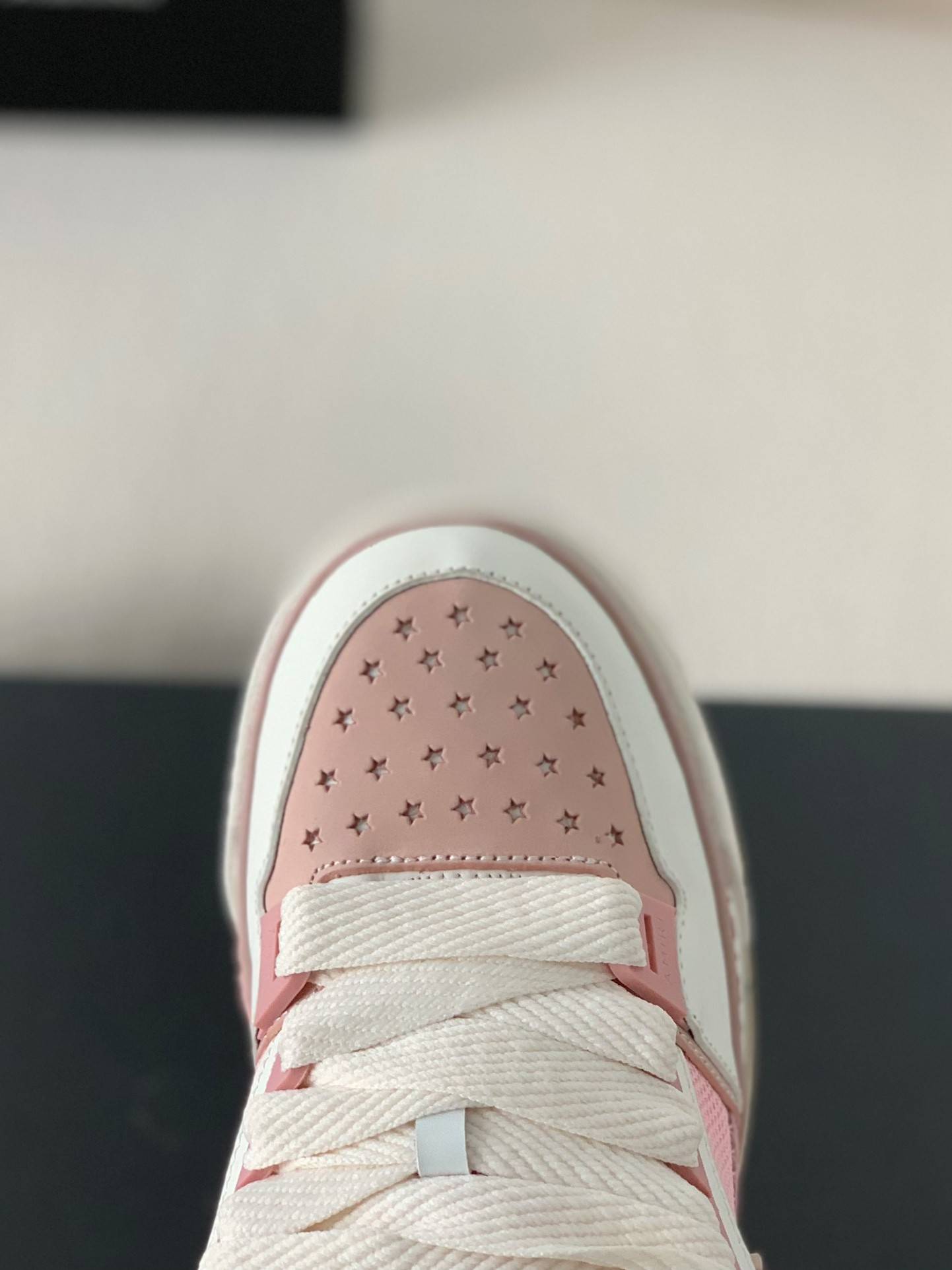 A*RI Sneakers
