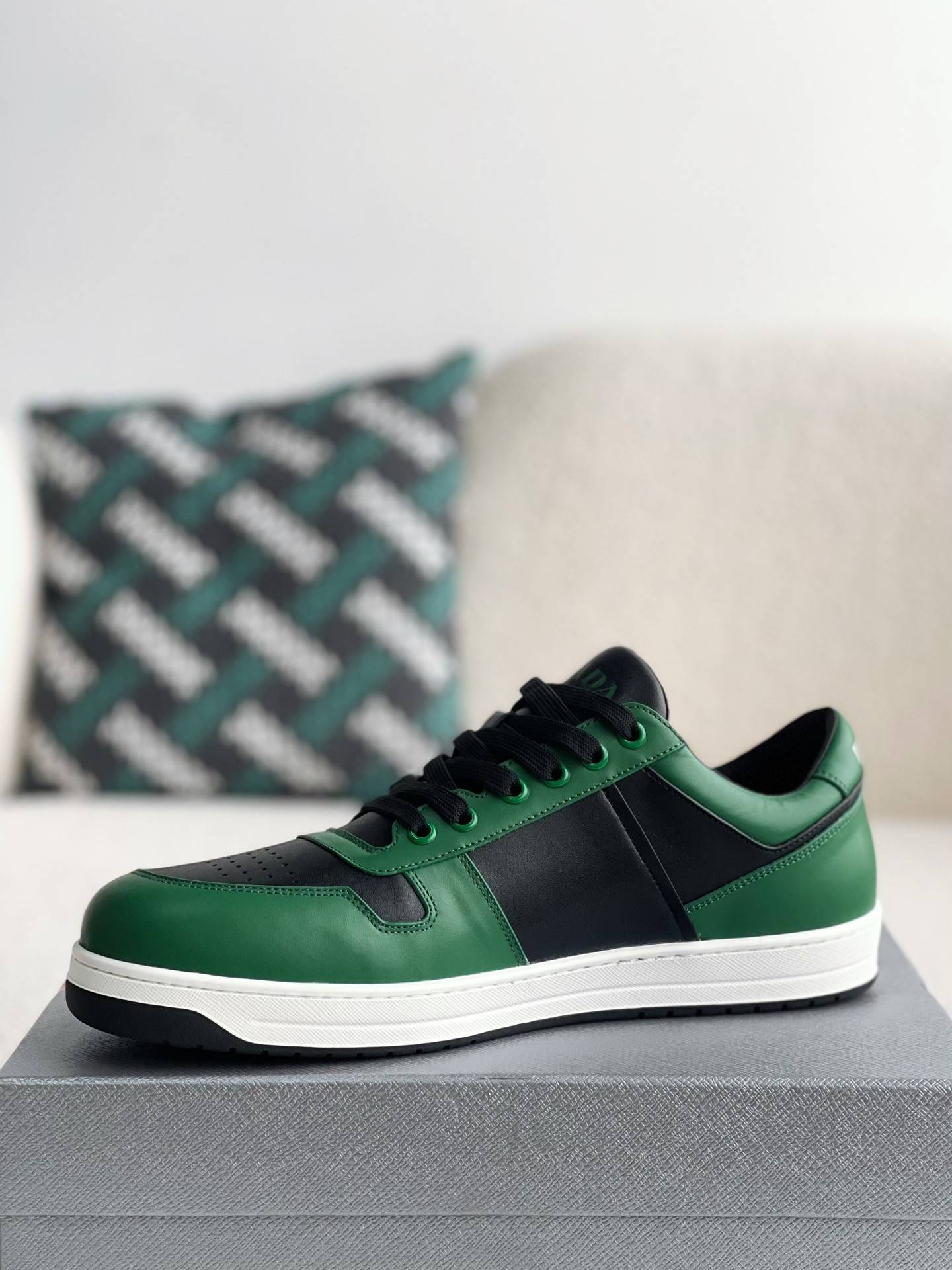 P*DA Sneakers