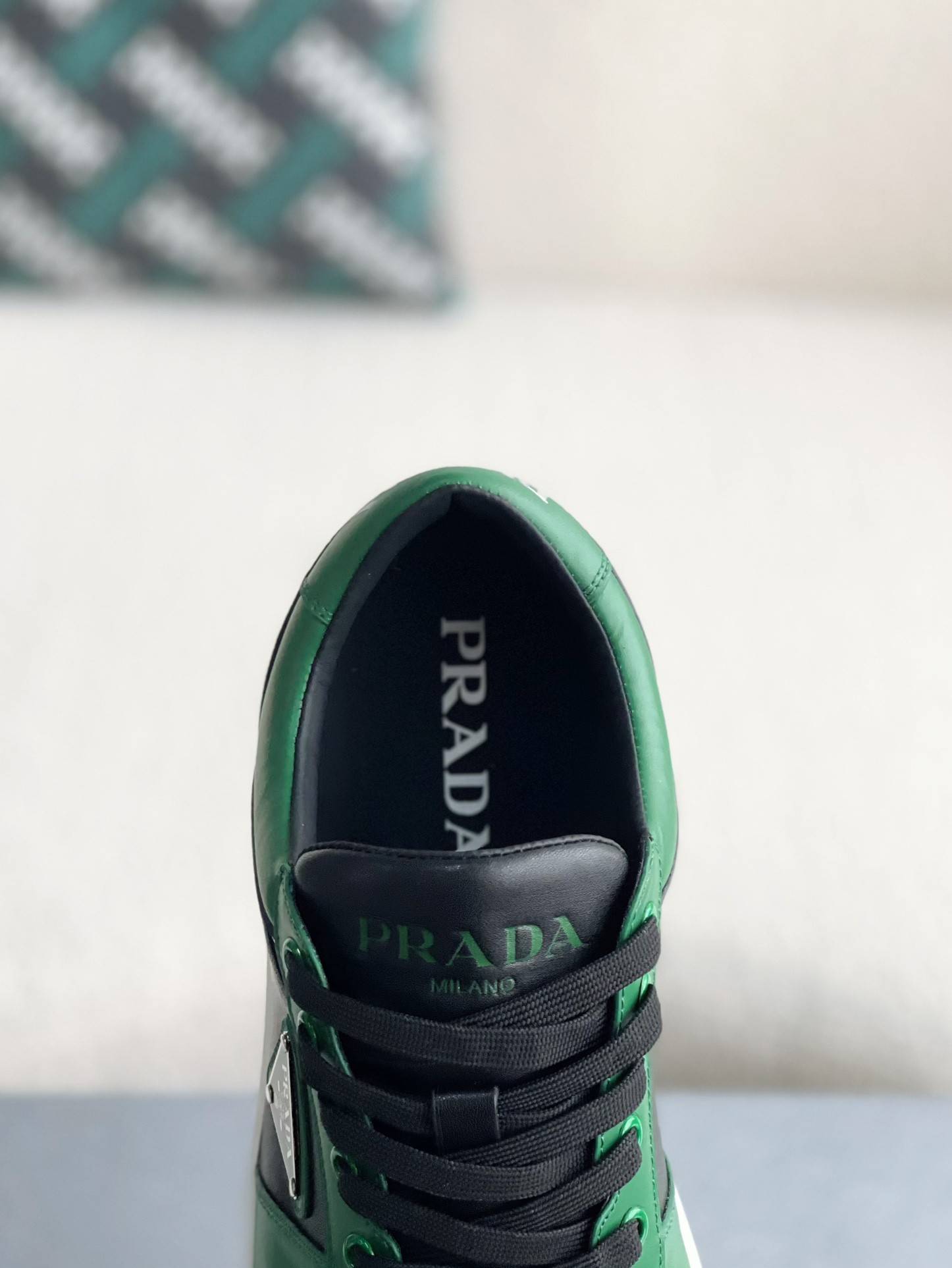 P*DA Sneakers