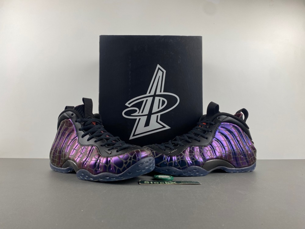 TEKKEN 8 x Nike Air Foamposite One “Kazuya Mishima” FQ9050-400