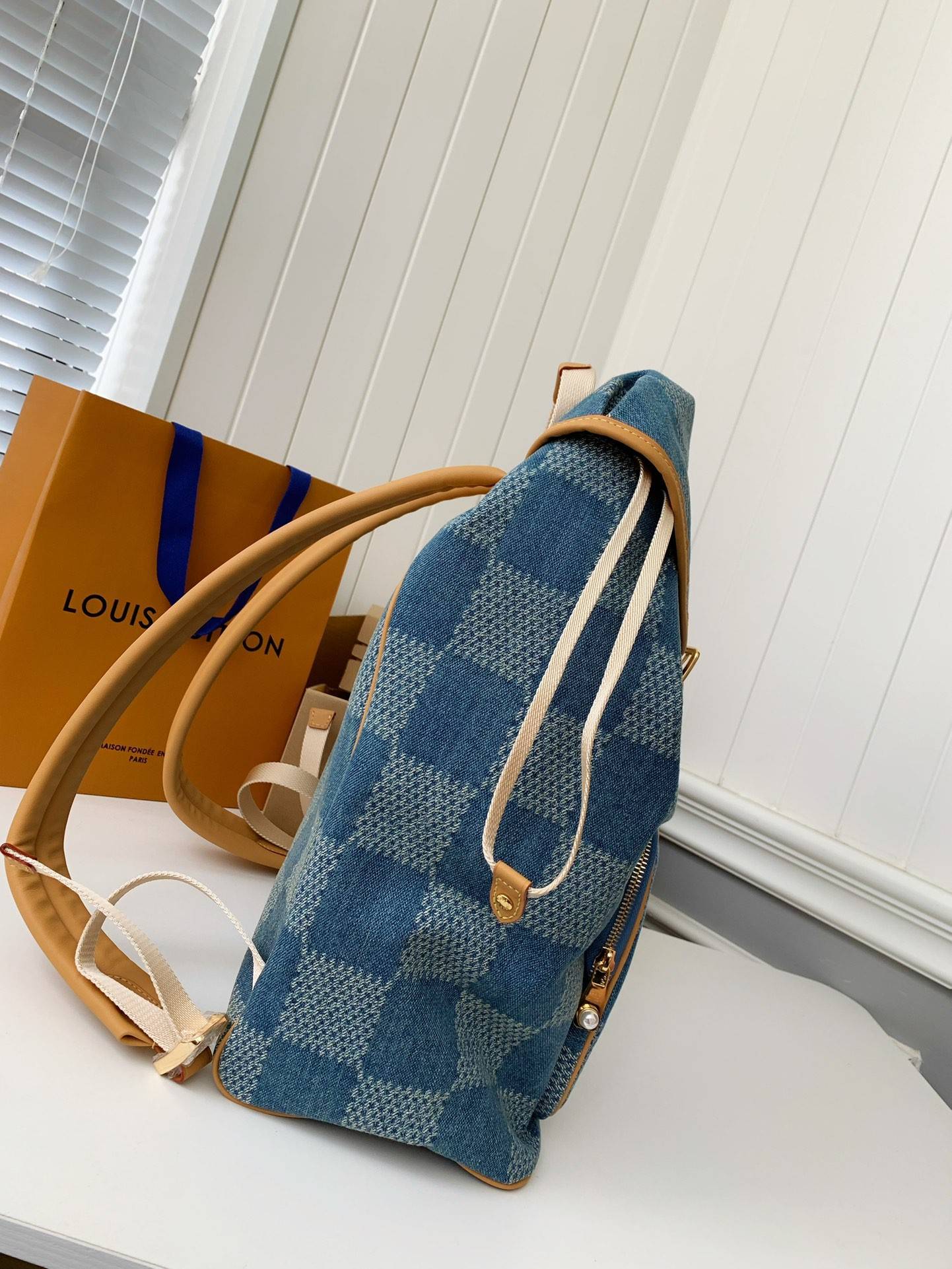 L*V Montsouris backpack M40708  Size：32*40*19cm