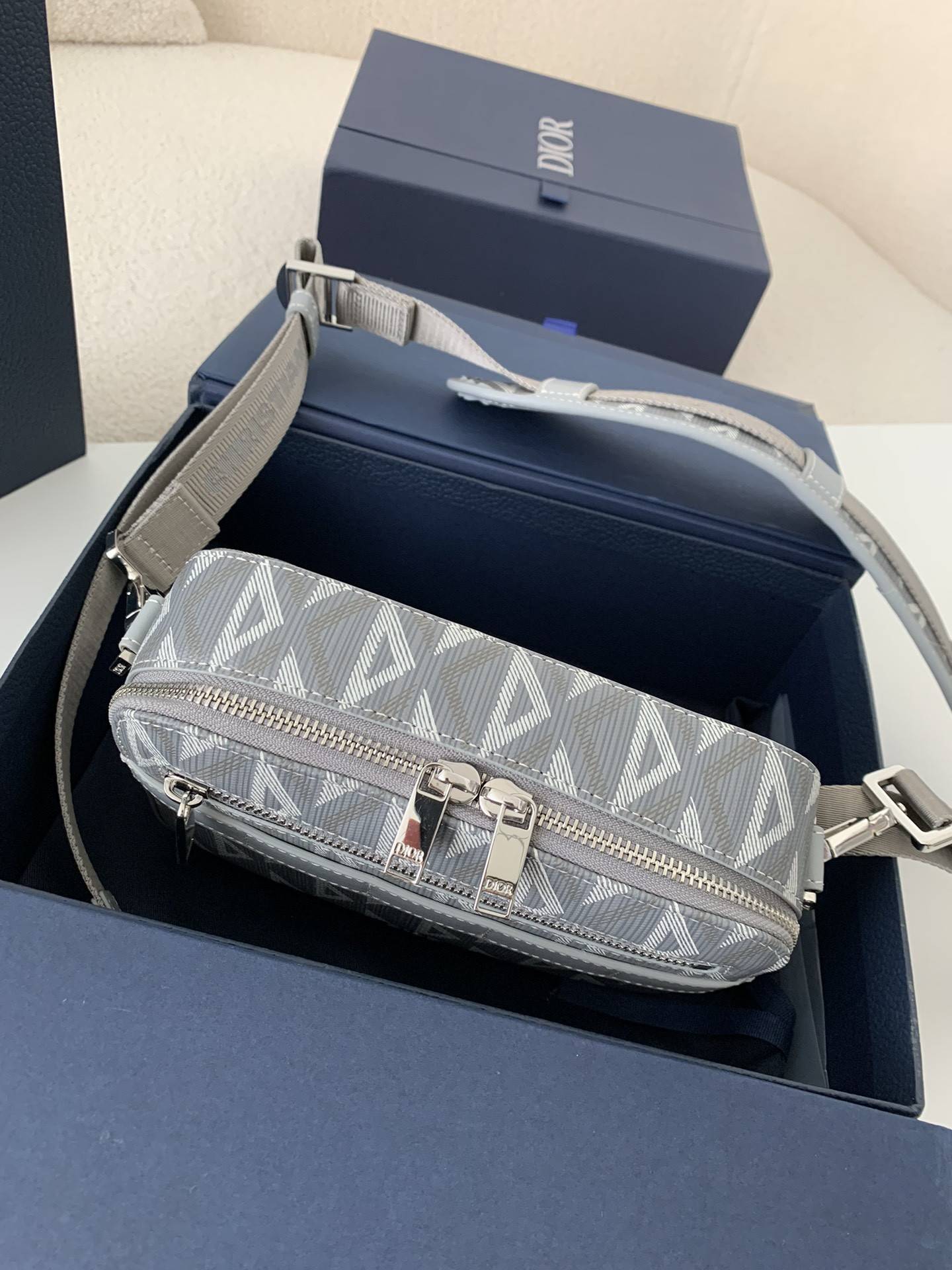 D*OR Men's SAFARI Messenger Bag, Top Quality Size: 22 * 15 * 6cm