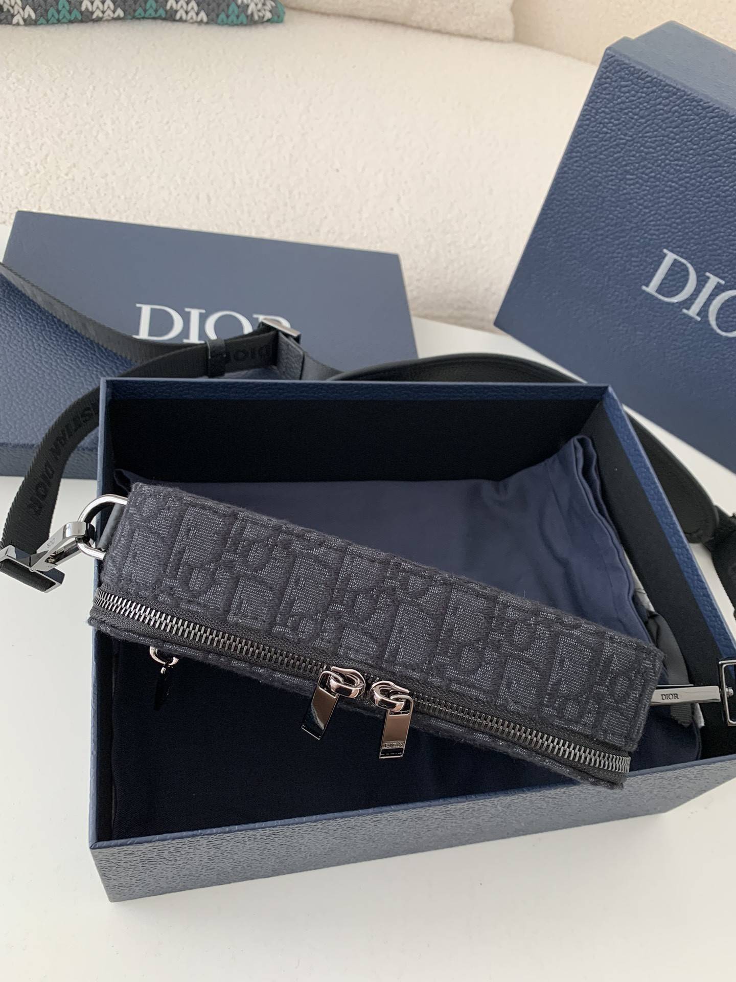 D*OR Men's SAFARI Messenger Bag, Top Quality Size: 22 * 15 * 6cm