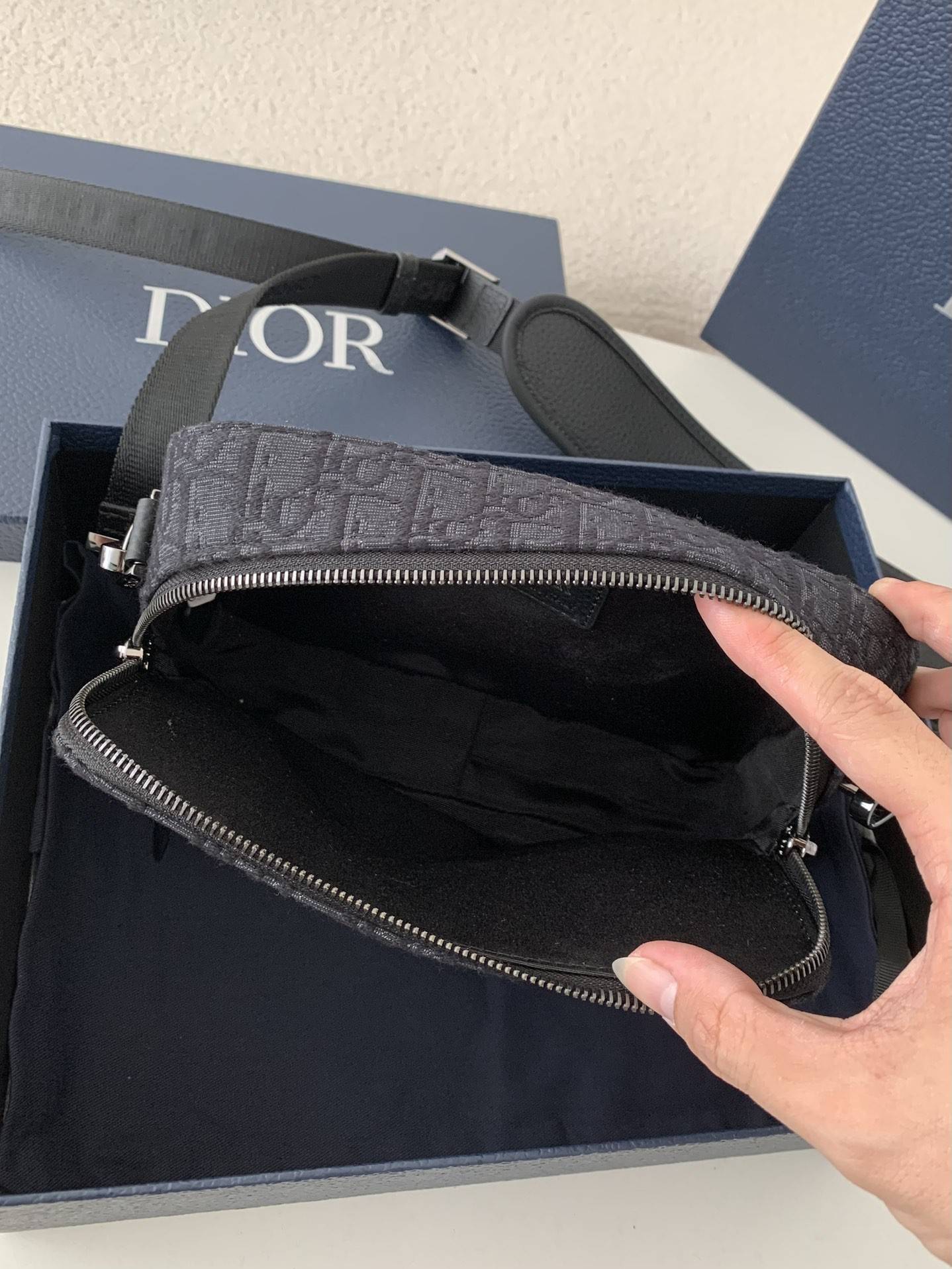 D*OR Men's SAFARI Messenger Bag, Top Quality Size: 22 * 15 * 6cm