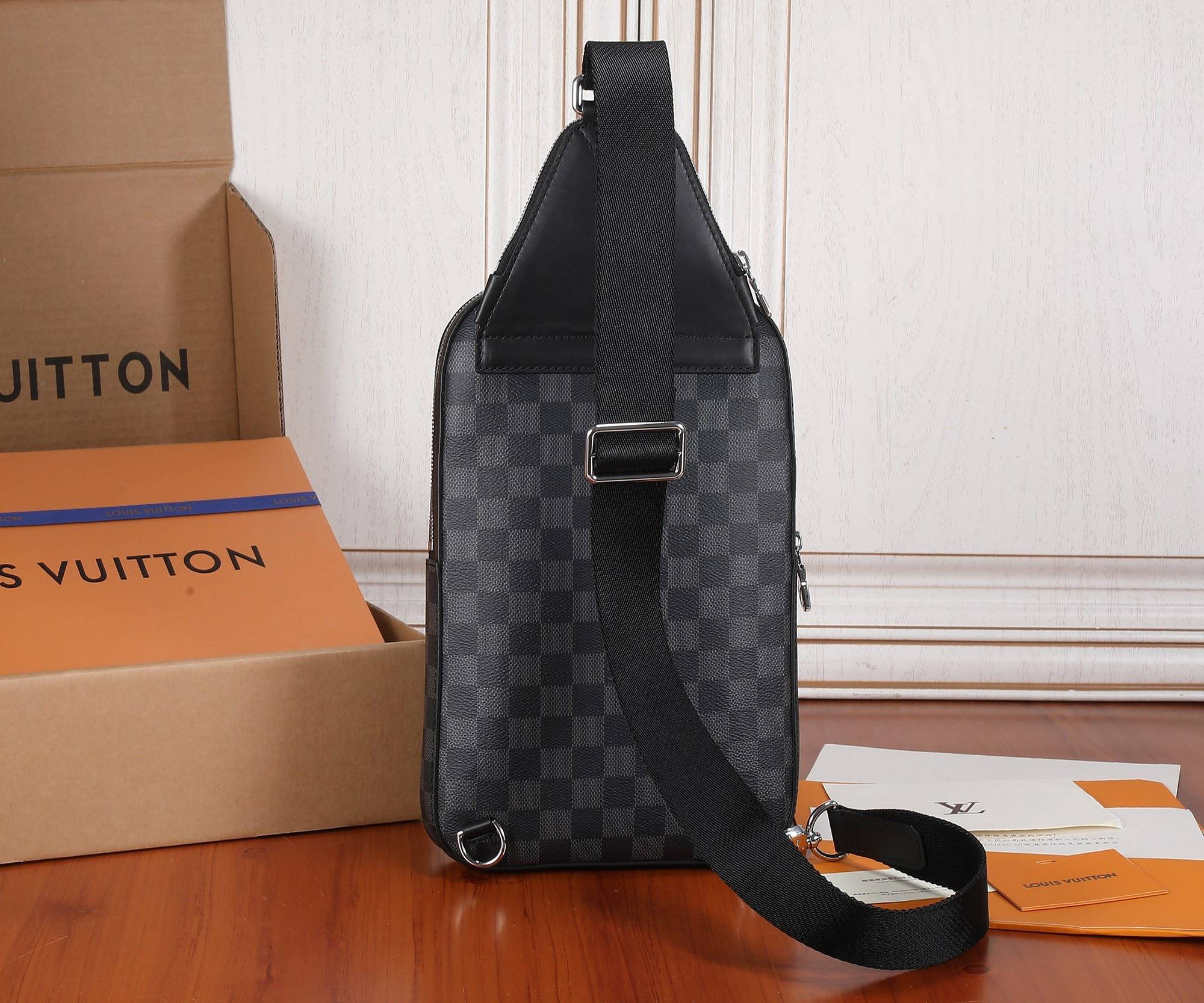 L*V damier graphite Men's Shoulder Bags M45302, Top Quality