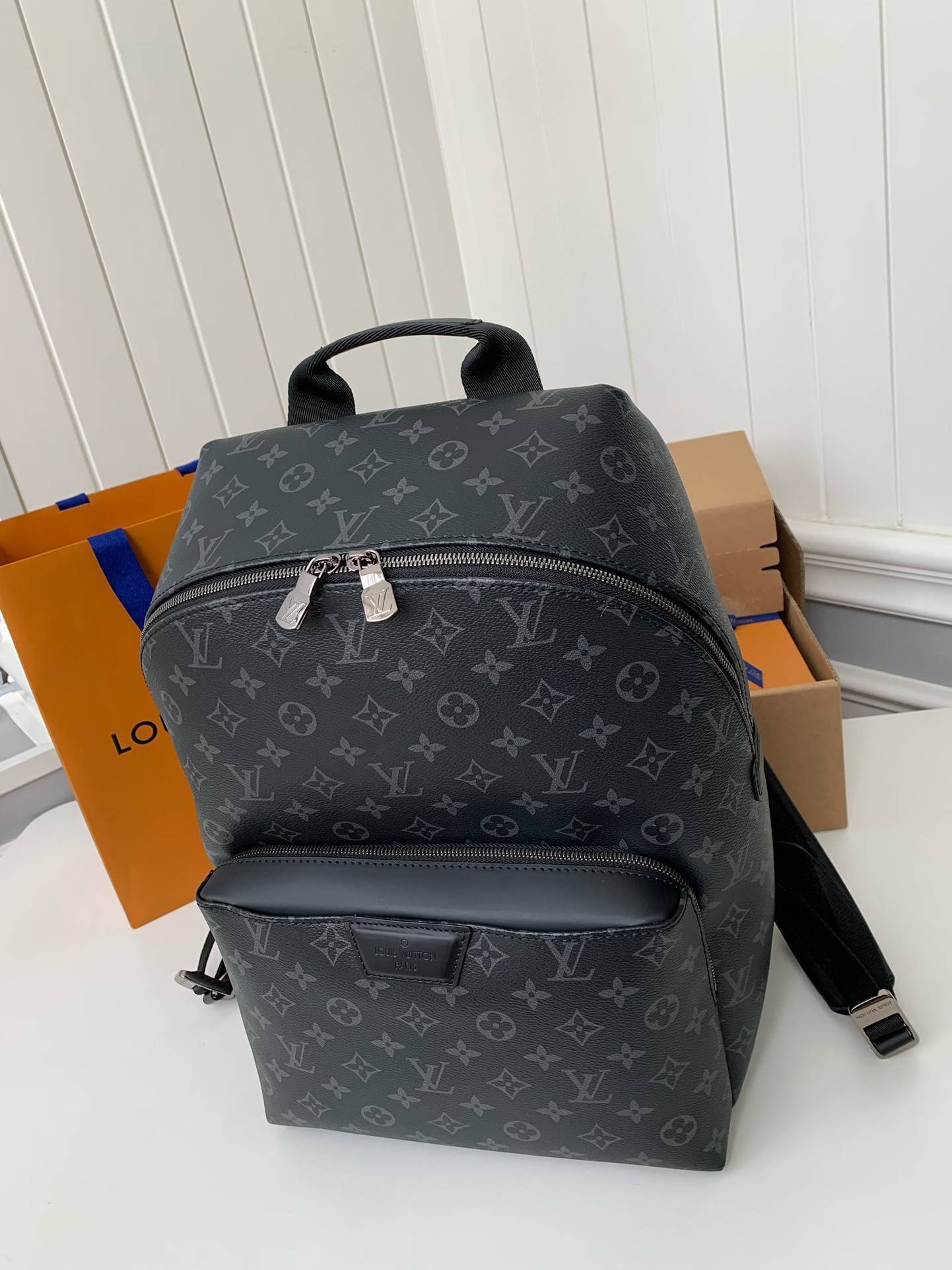 L*V Men's DISCOVERY Black Flower Backpack M43186 Top Quality Size: 30 * 40 * 20cm