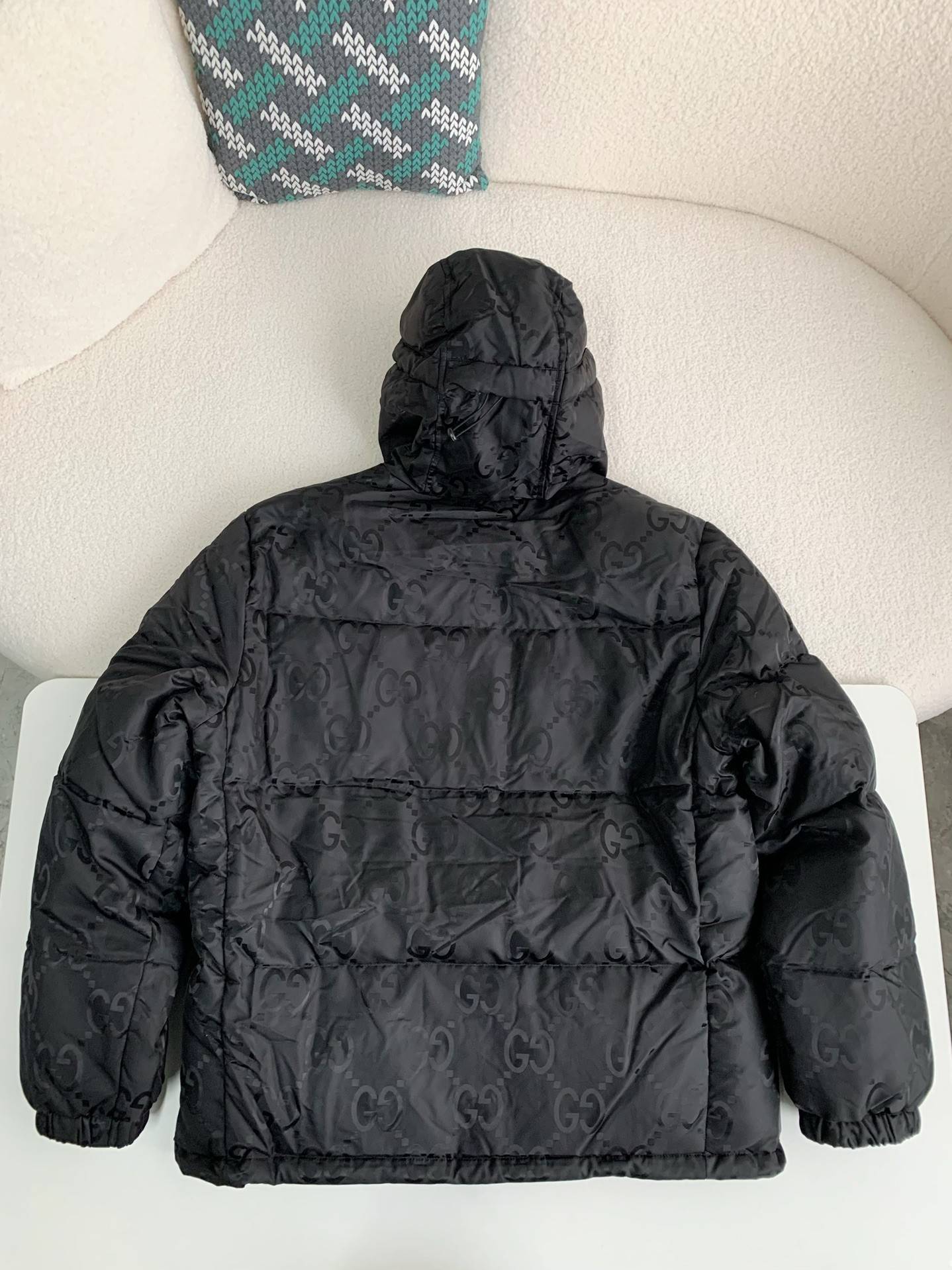 G*u*i boys down jacket