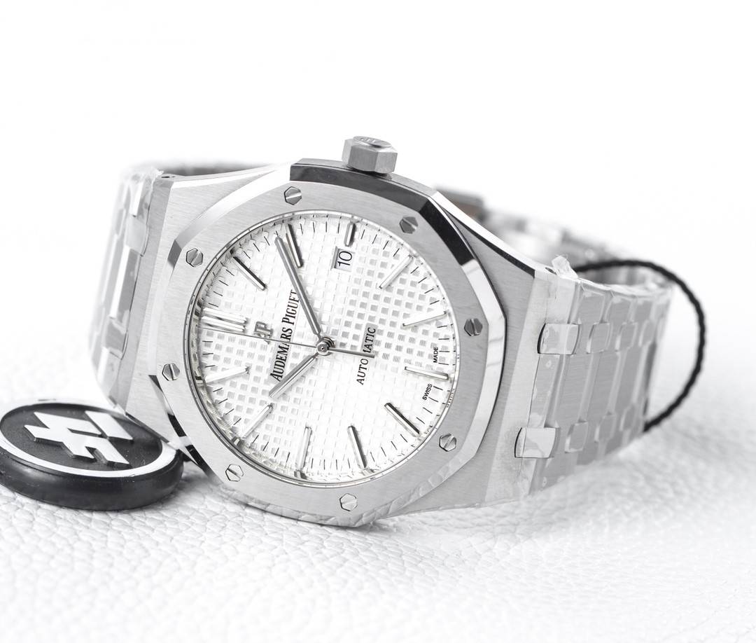 Audemars Piguet Royal Oak 15400 Series Men's Watch 41mm