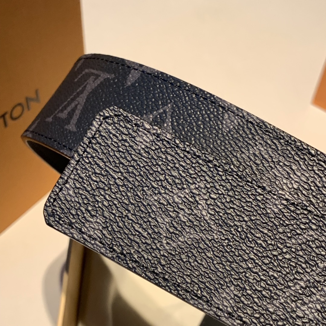 Louis Vuitton LV men's belt  INITIALES  M9043T