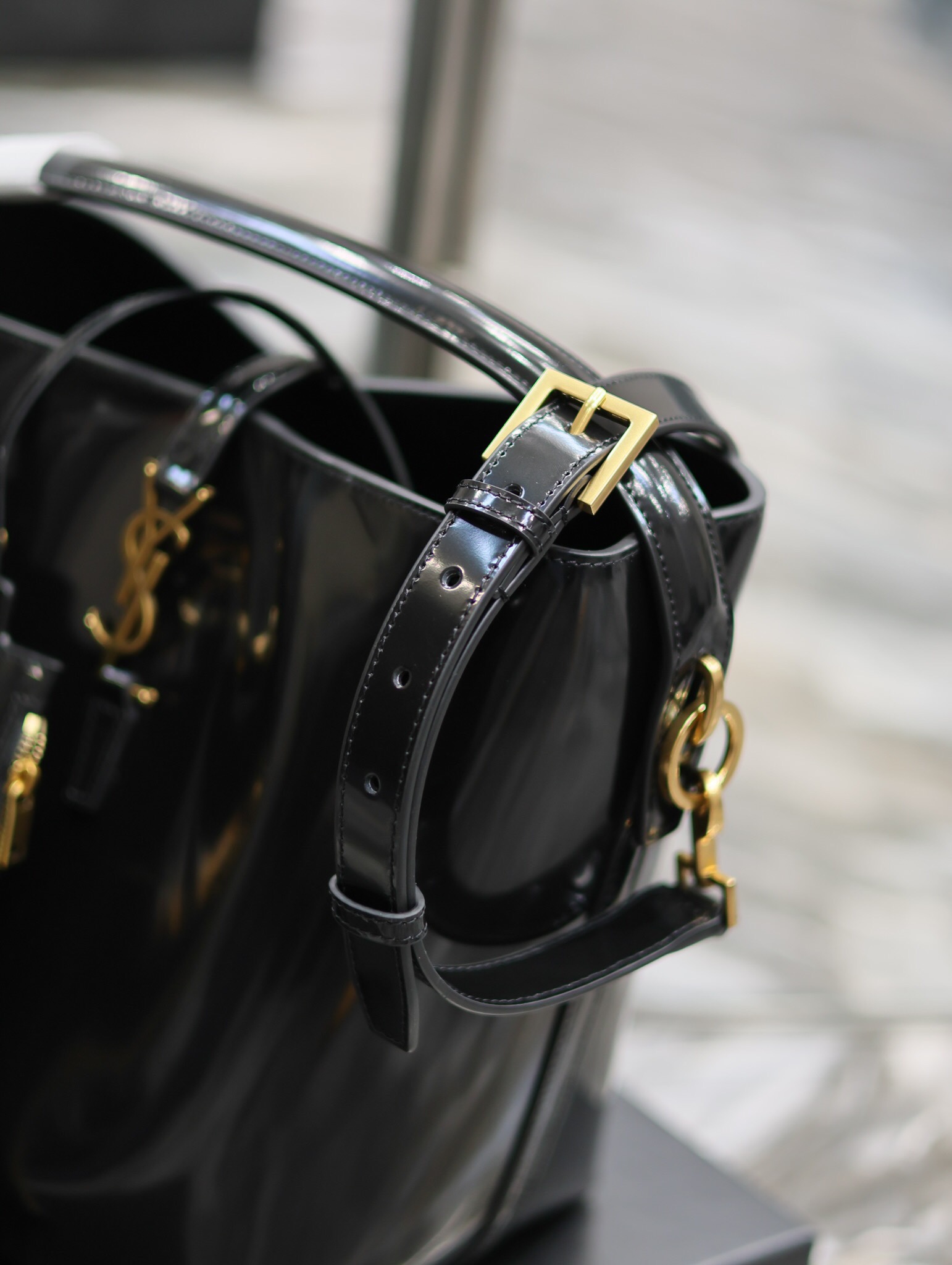 Y*L  LE  5A7 BAG