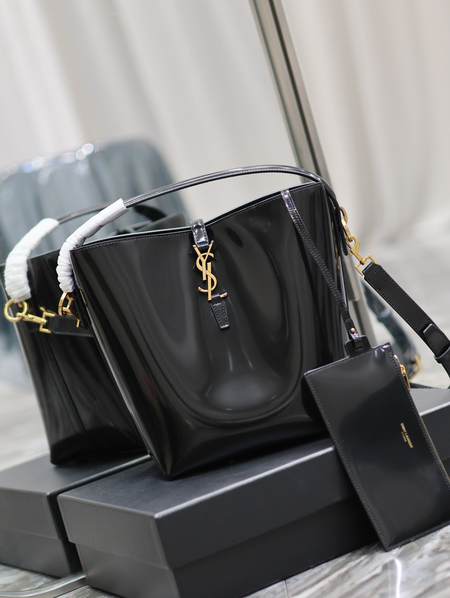 Y*L  LE  5A7 BAG