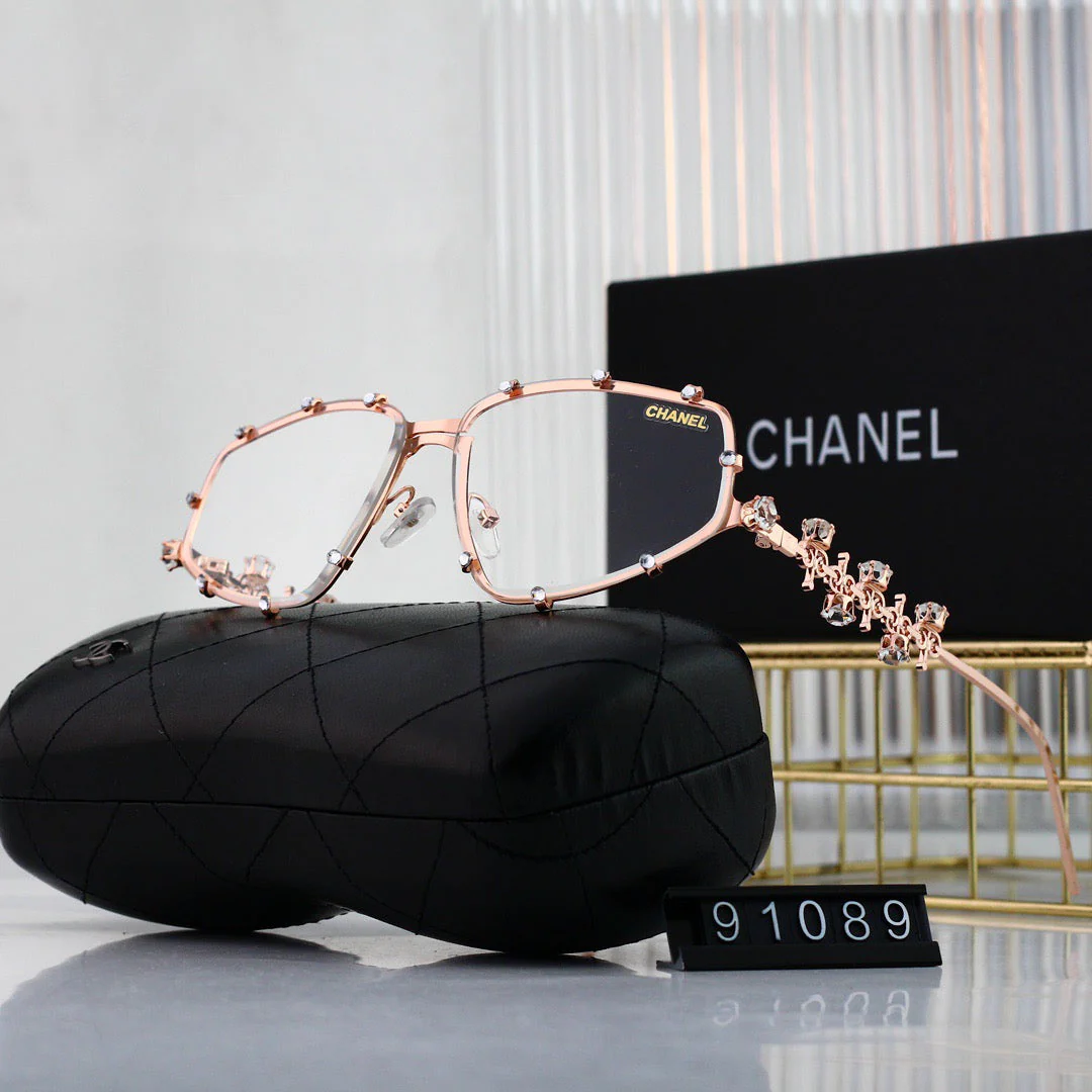 Di*m*nd-style visor sunglasses