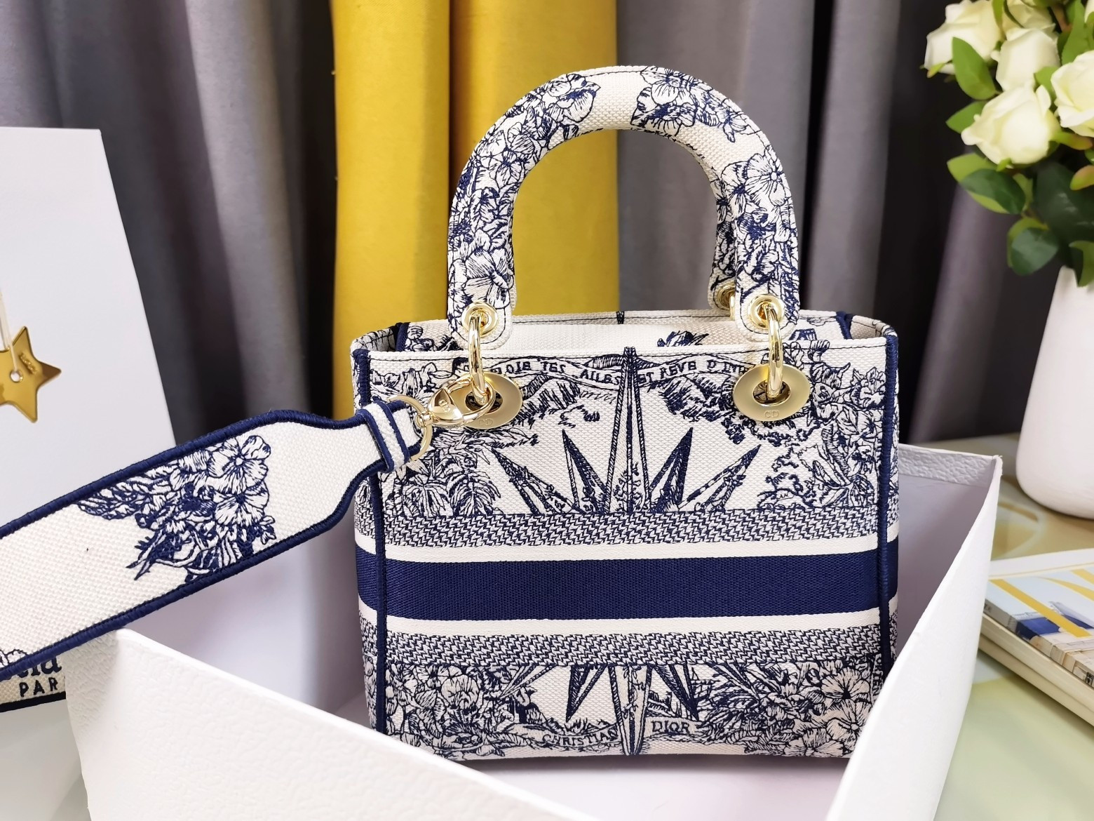 Medium Lady D-lite Bag