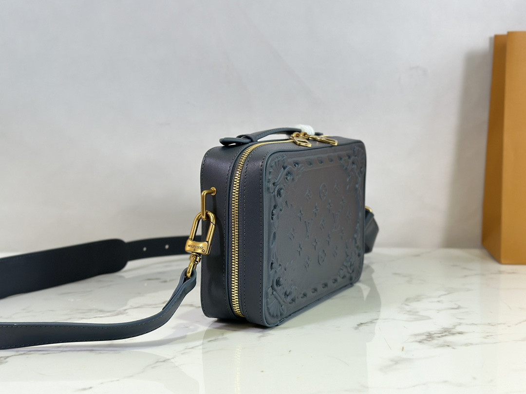Lv Soft Trunk