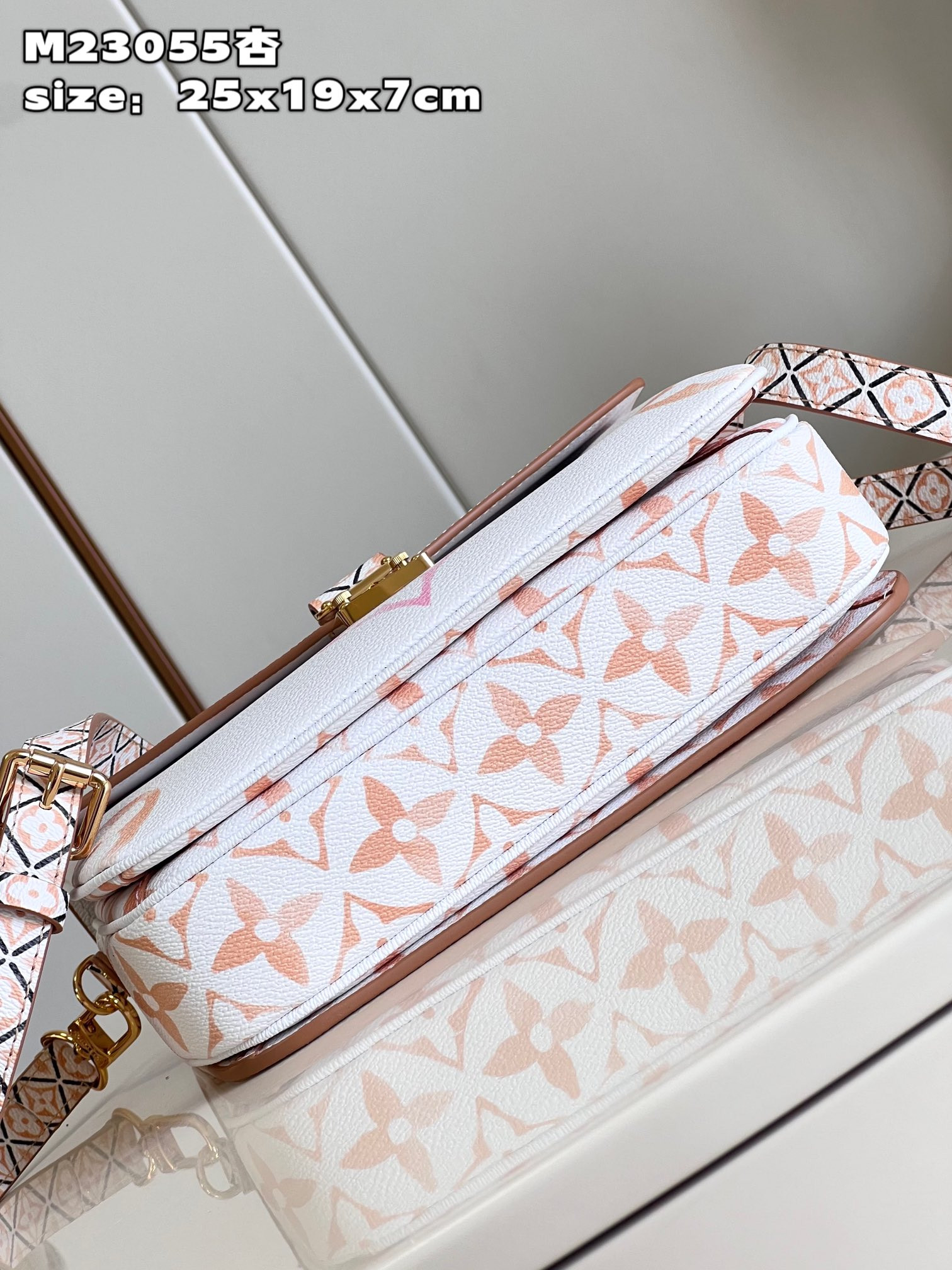 Louis Vuitton Pochette Metis Bag