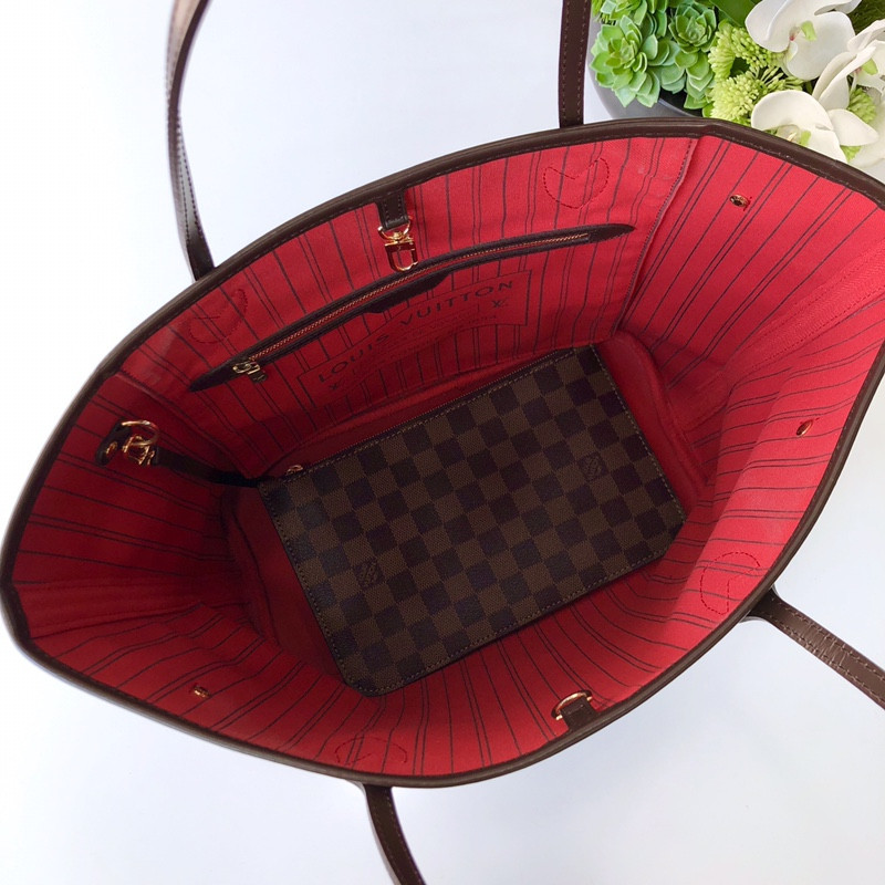 Louis Vuitton Neverfull Bag