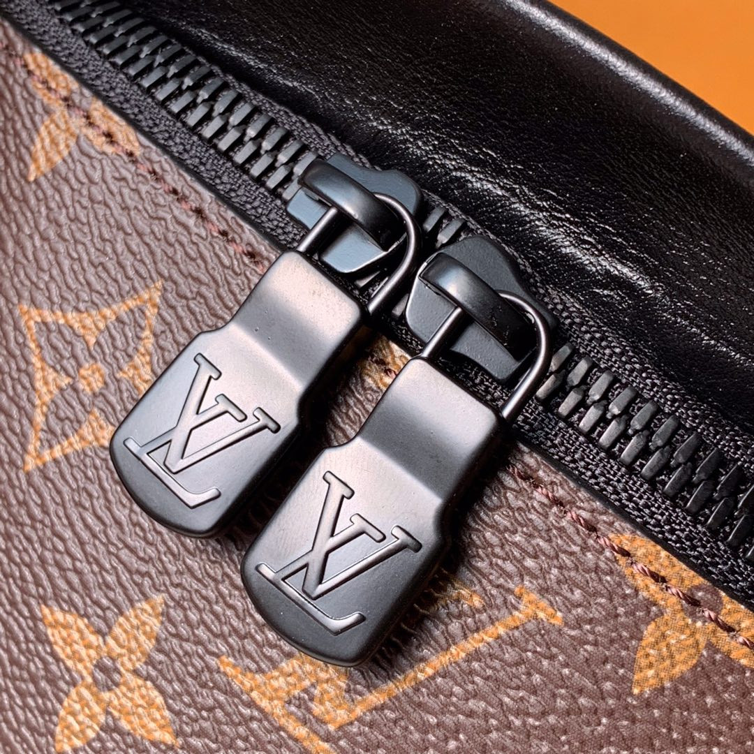 Louis Vuitton Discovery Bag
