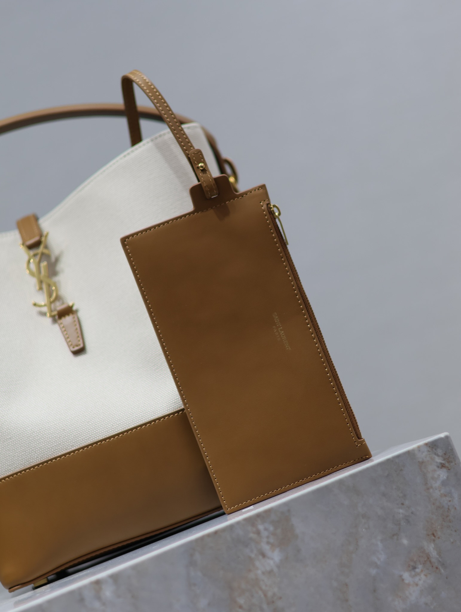 Ysl Le 5à7 Bucket