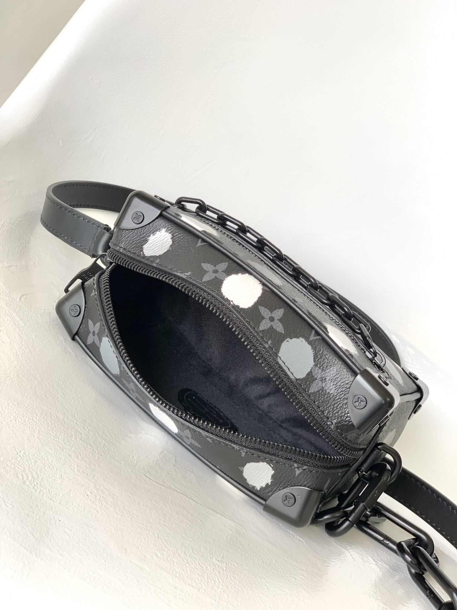 Lv Soft Trunk