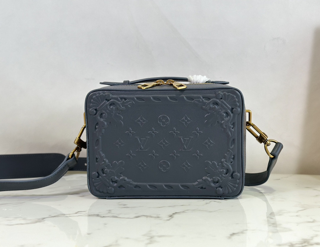 Lv Soft Trunk
