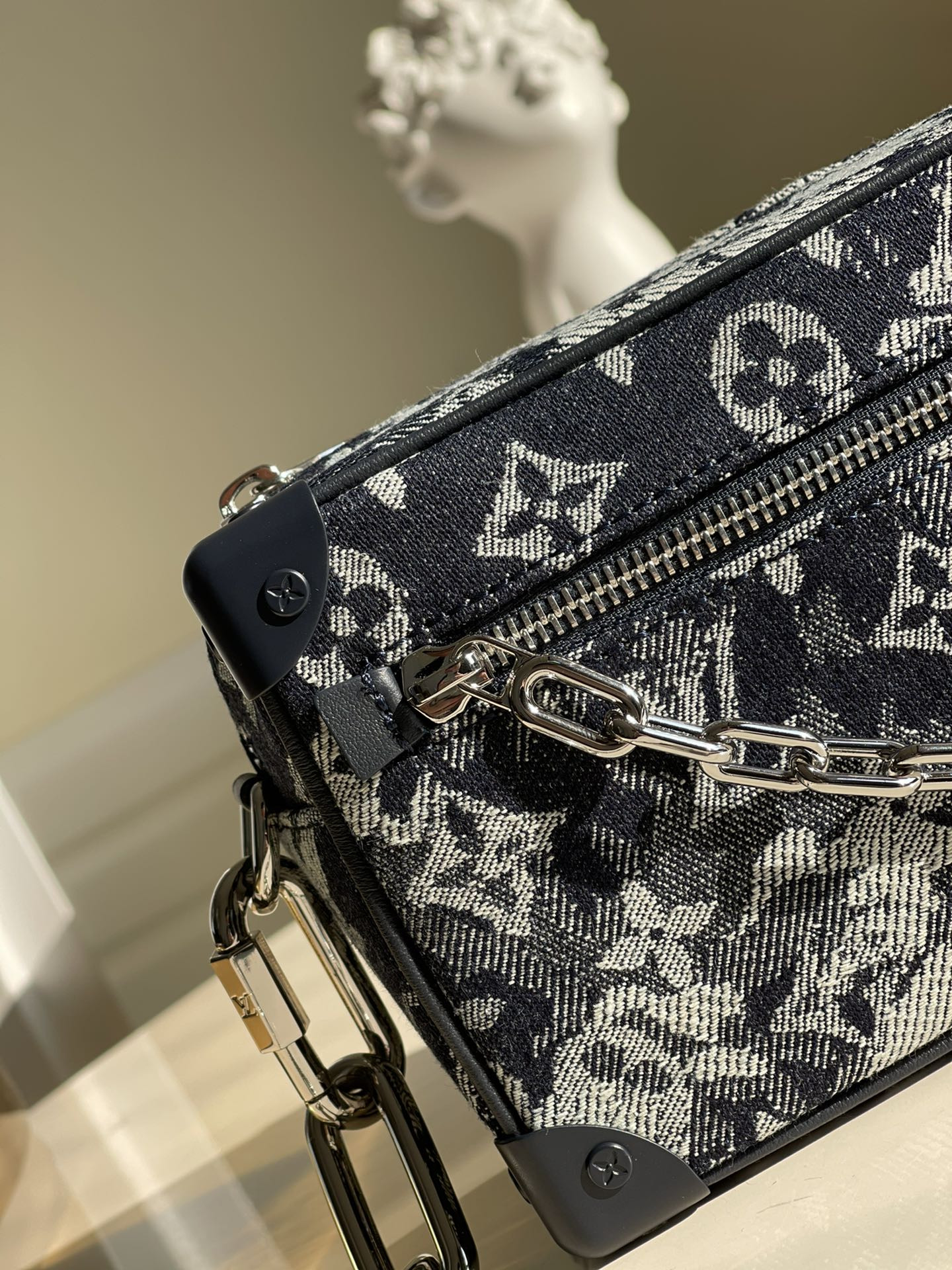 Lv Soft Trunk
