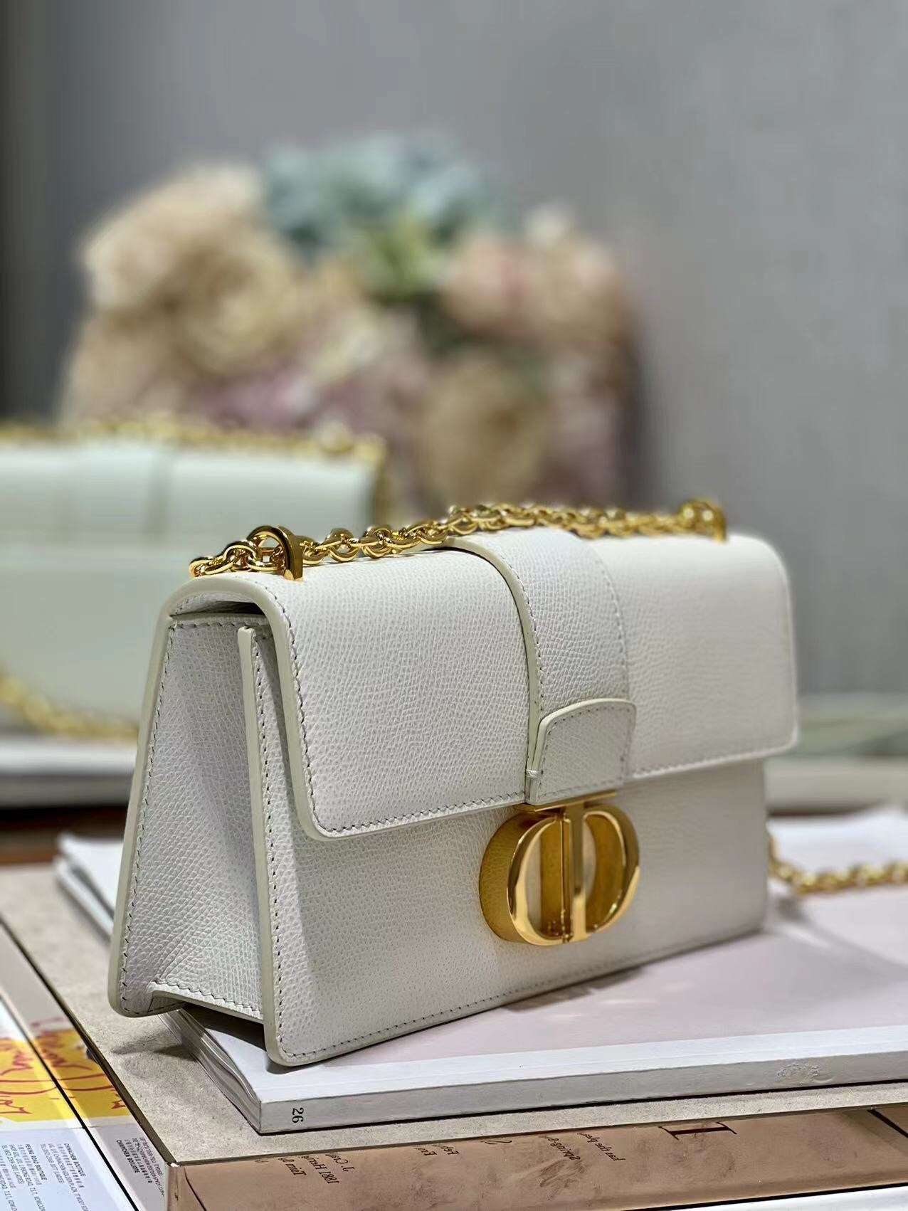 30 Montaigne East-west Bag With Chain