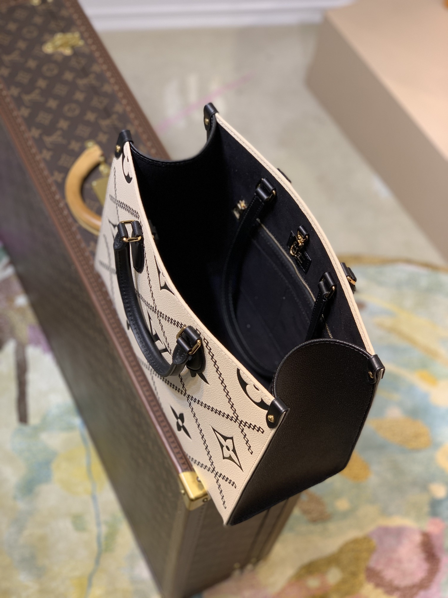 Louis Vuitton Onthego Bag
