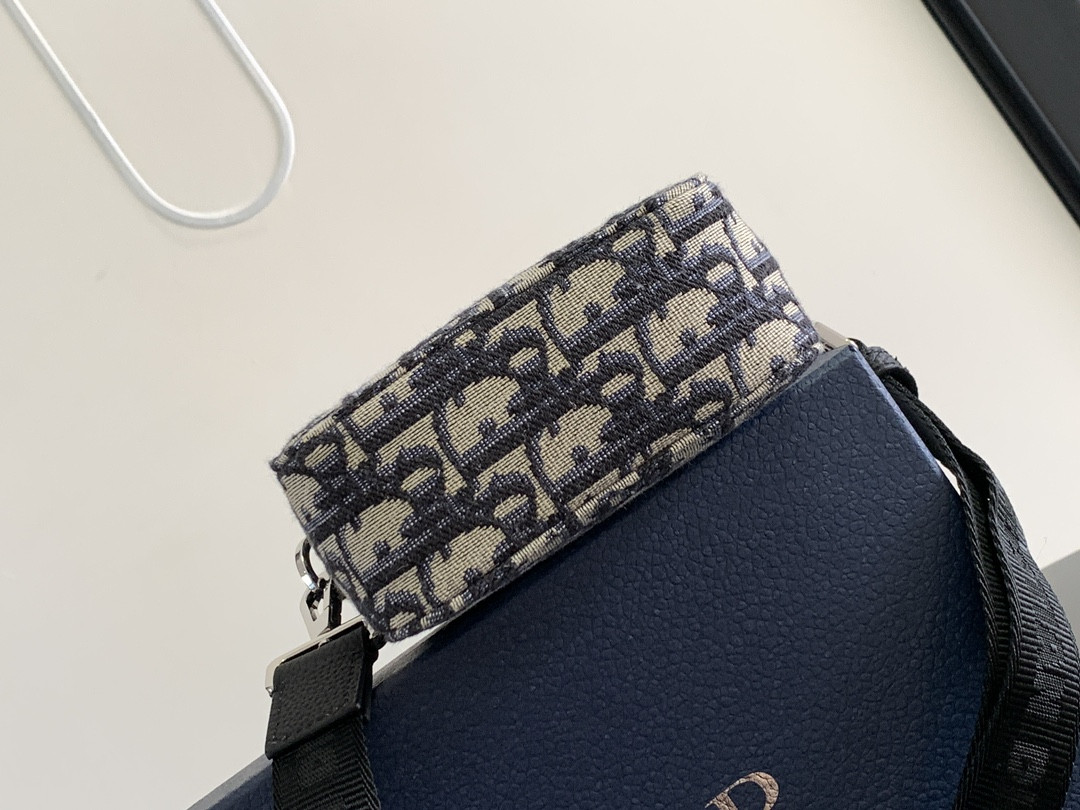 Dior World Tour Bag