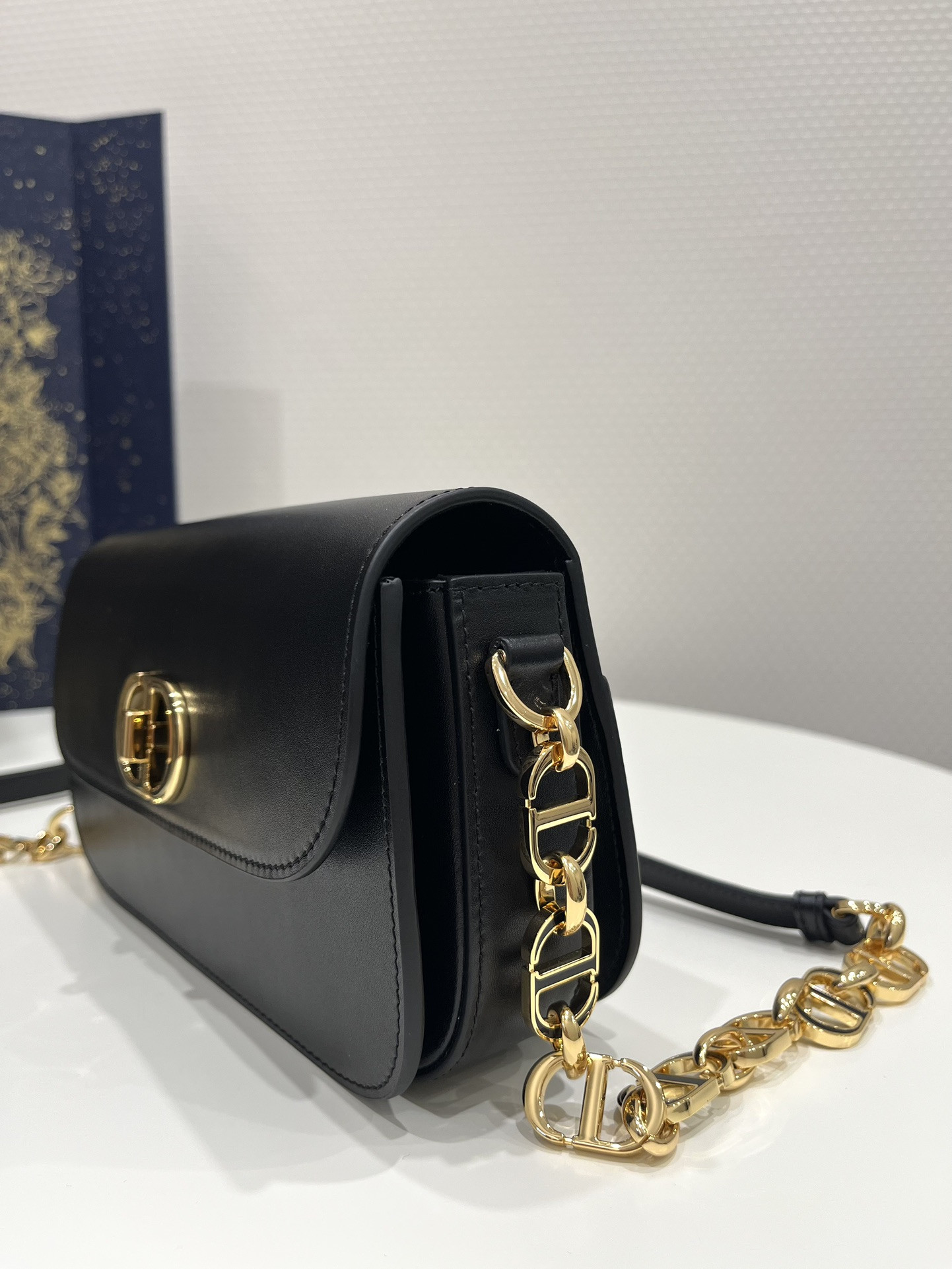 30 Montaigne Bag