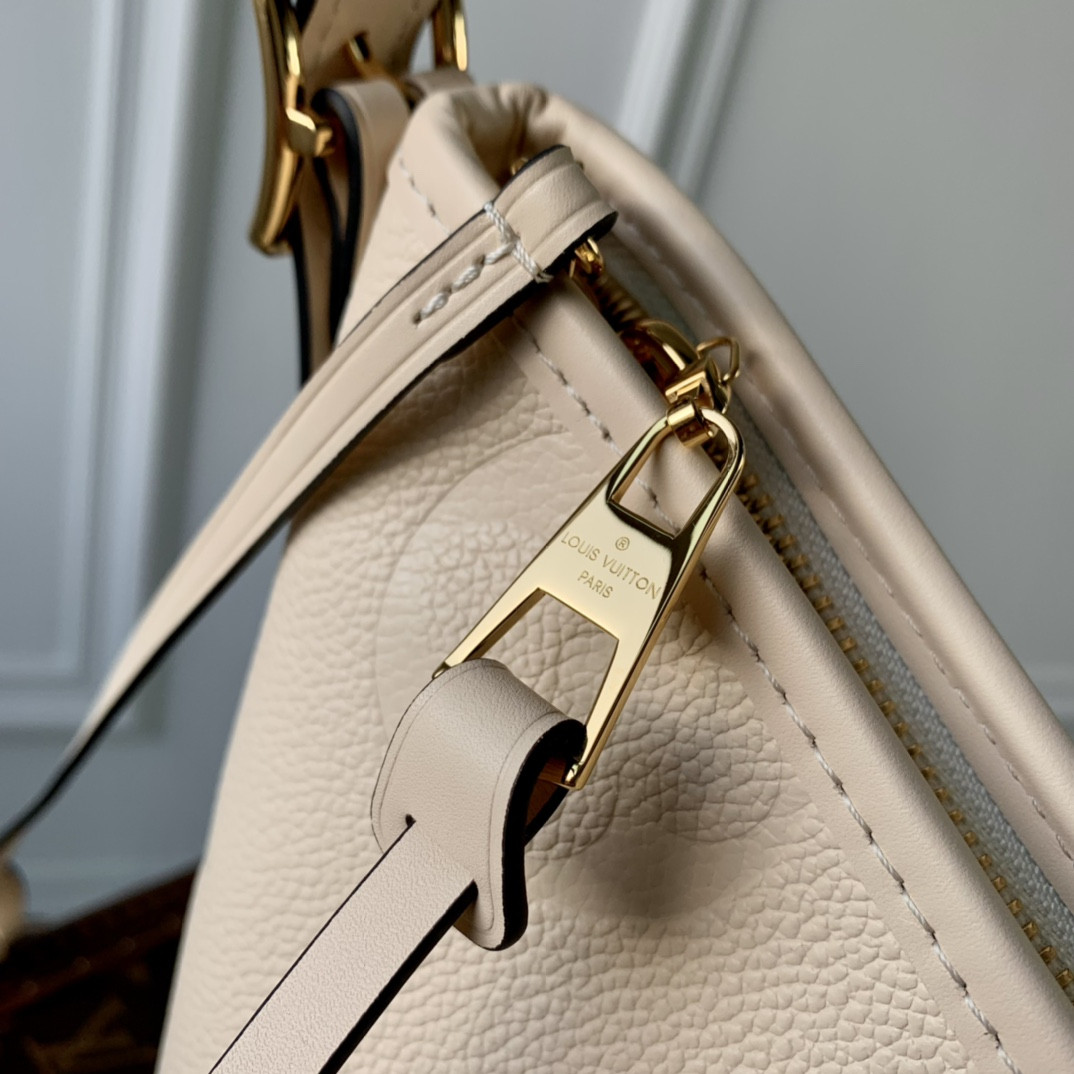 Louis Vuitton Carryall Bag